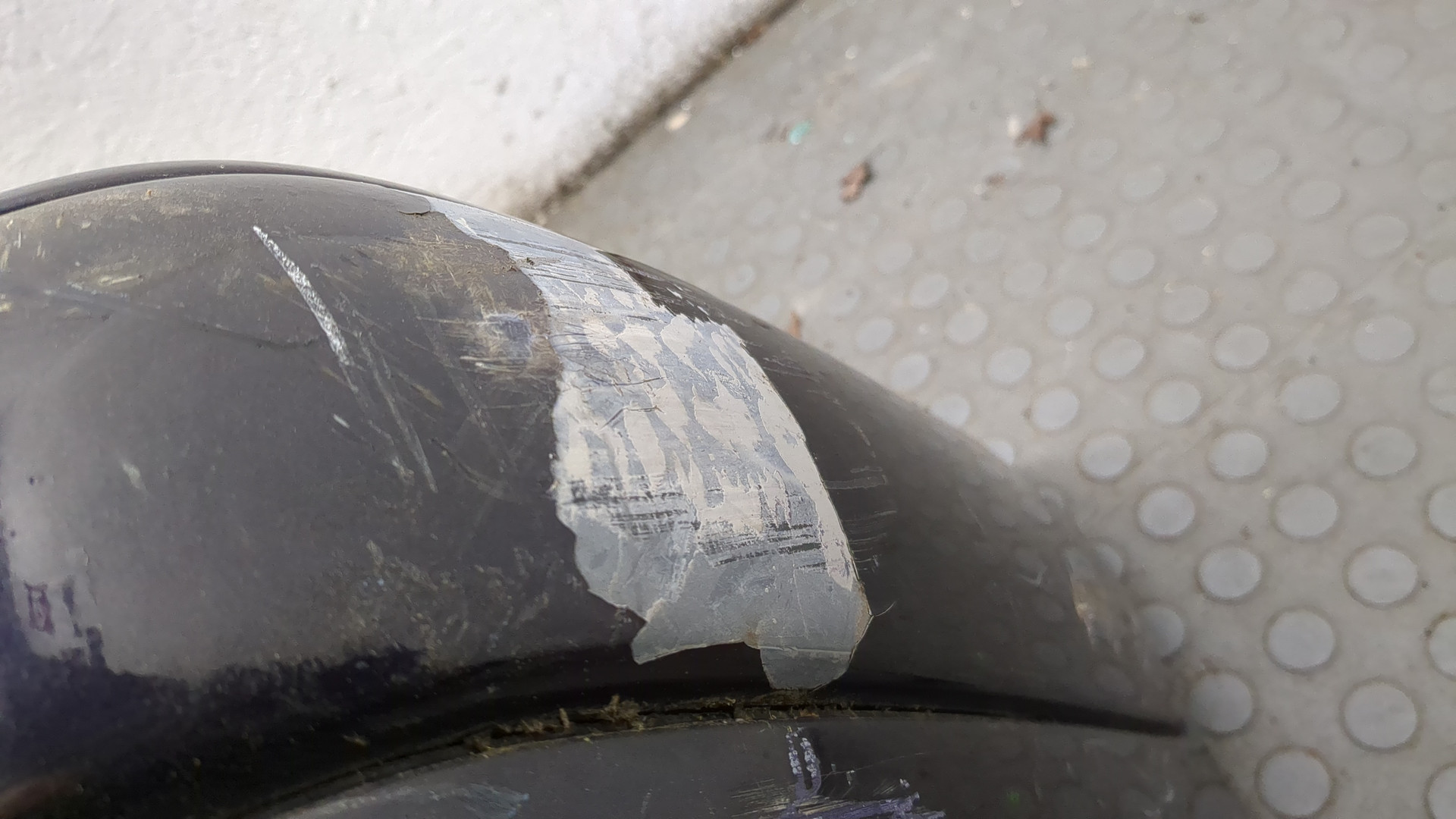 Бампер передний