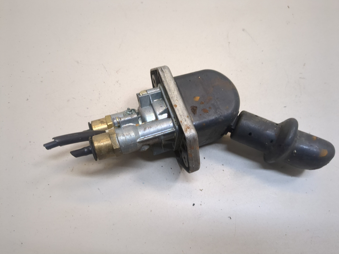 Кран ручного тормоза