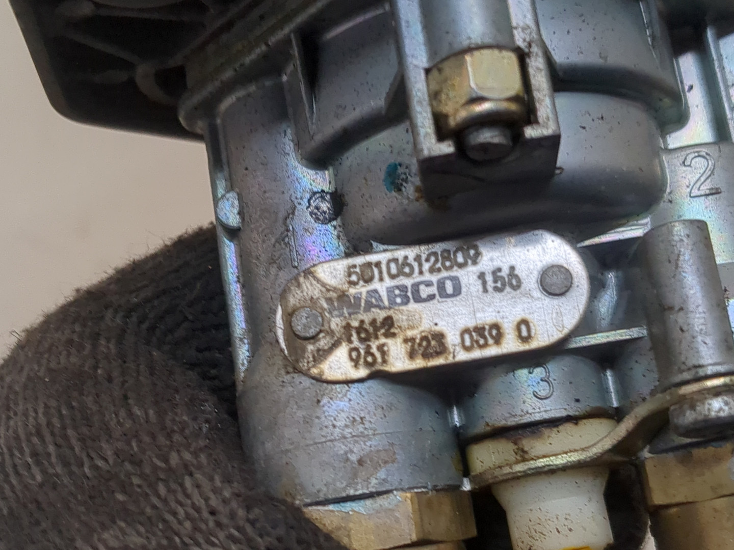 Кран ручного тормоза