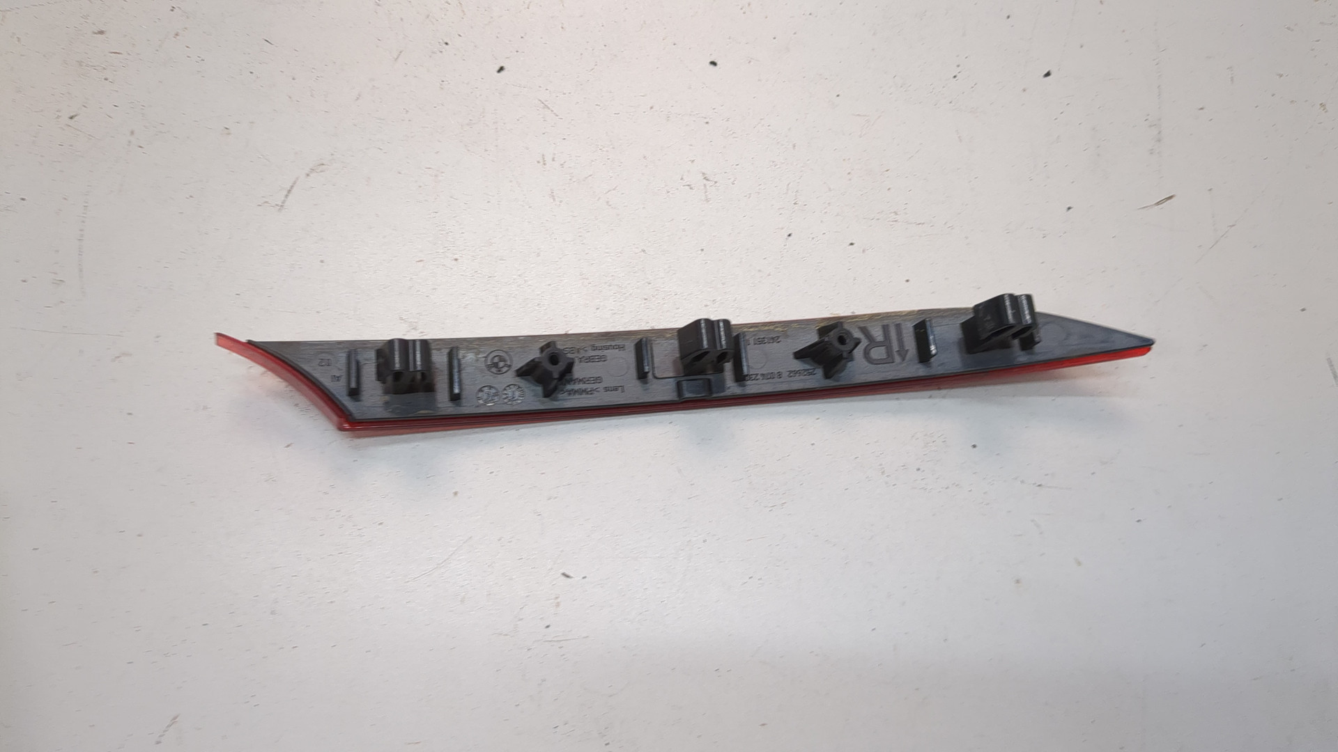 Отражатель в бампер задний правый