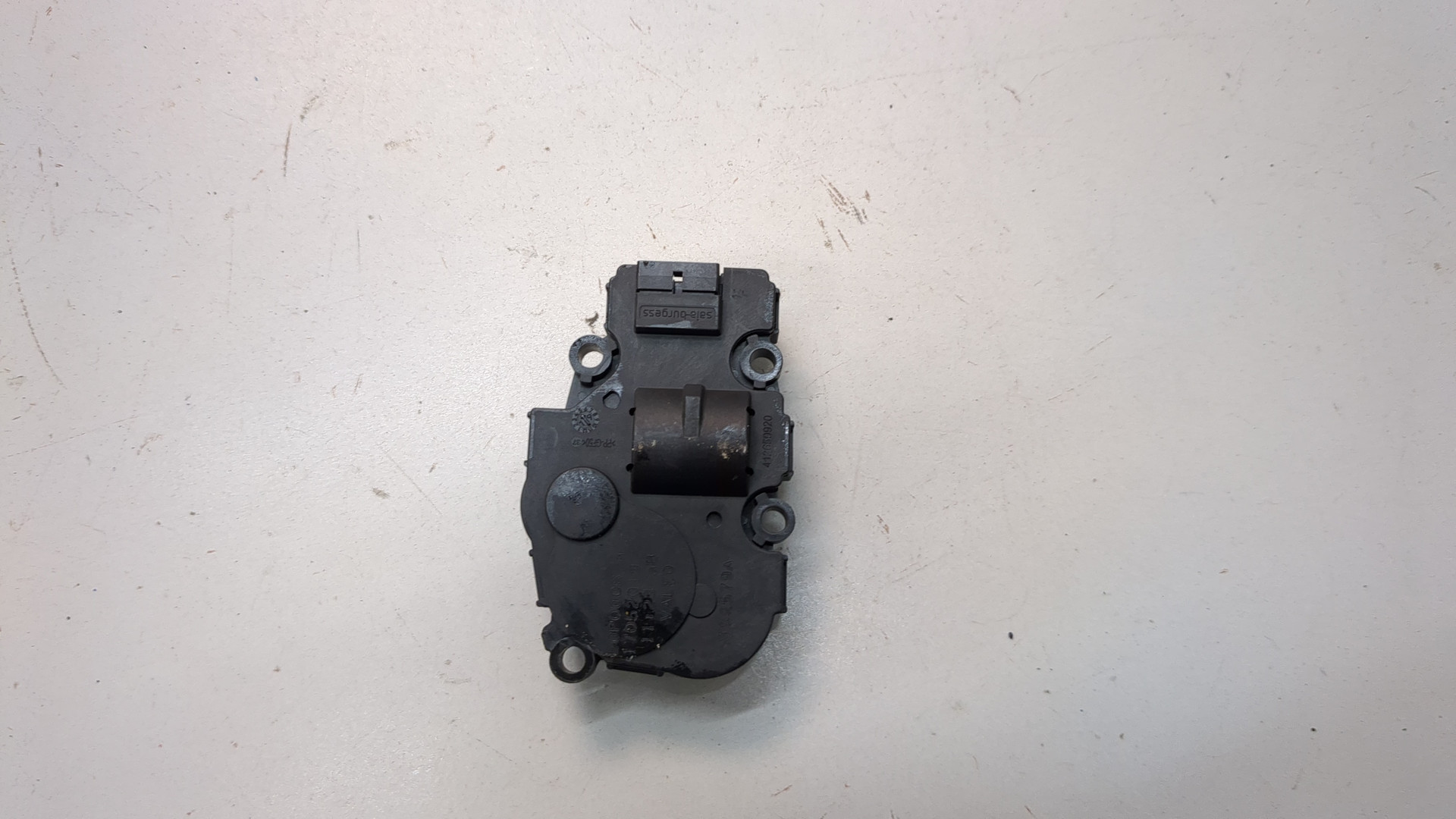 Моторчик заслонки печки