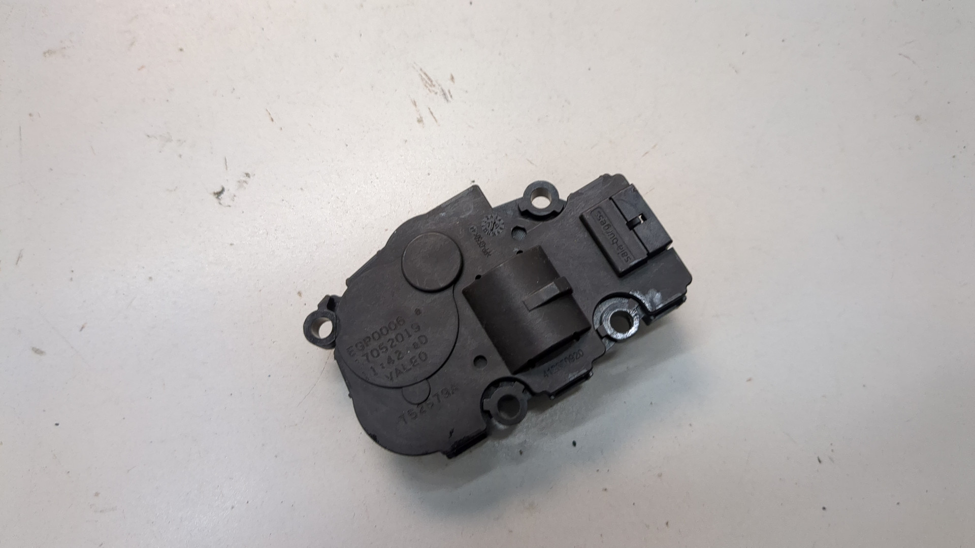 Моторчик заслонки печки