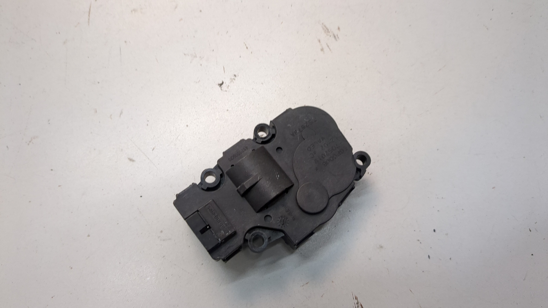 Моторчик заслонки печки