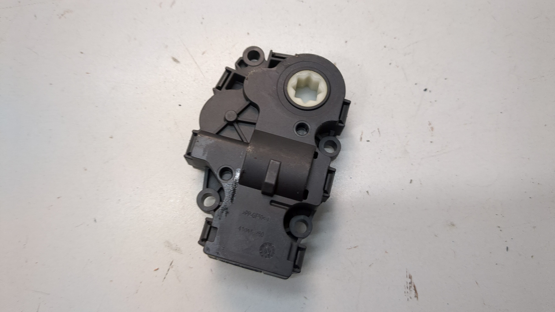 Моторчик заслонки печки