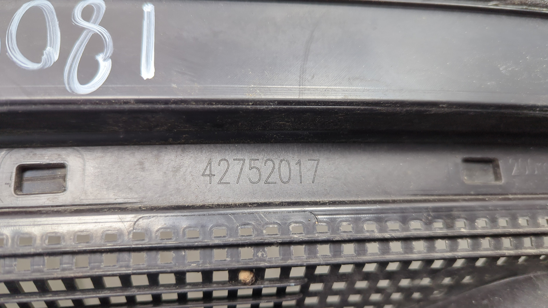 Решетка стеклоочистителей (Жабо)