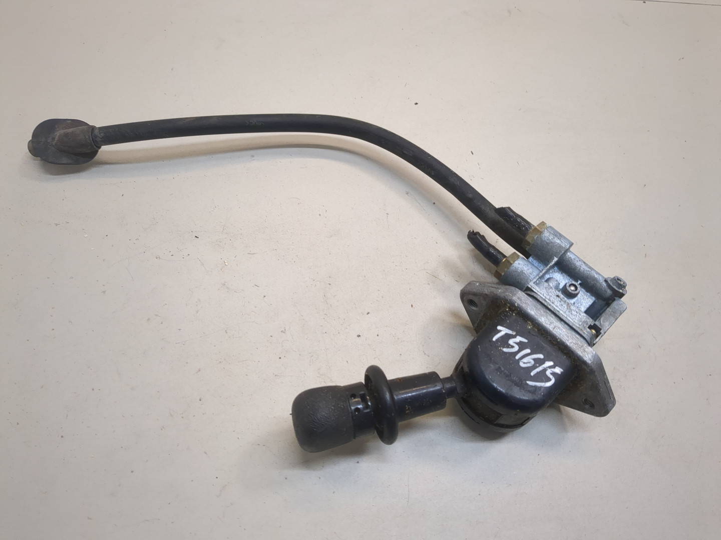 Рычаг стояночного тормоза