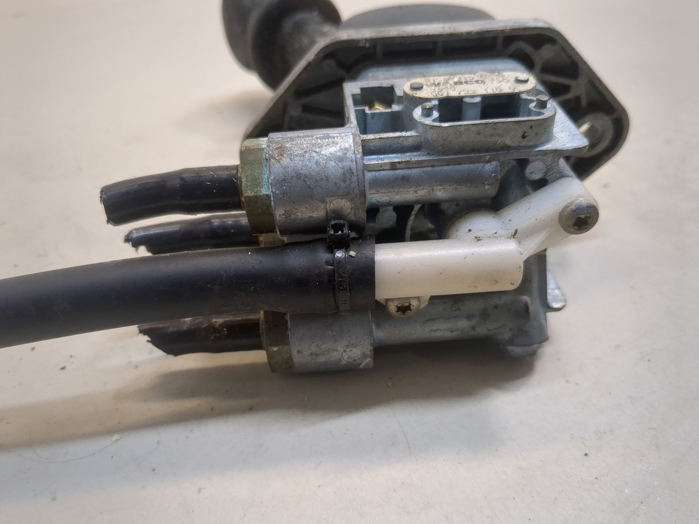 Рычаг стояночного тормоза