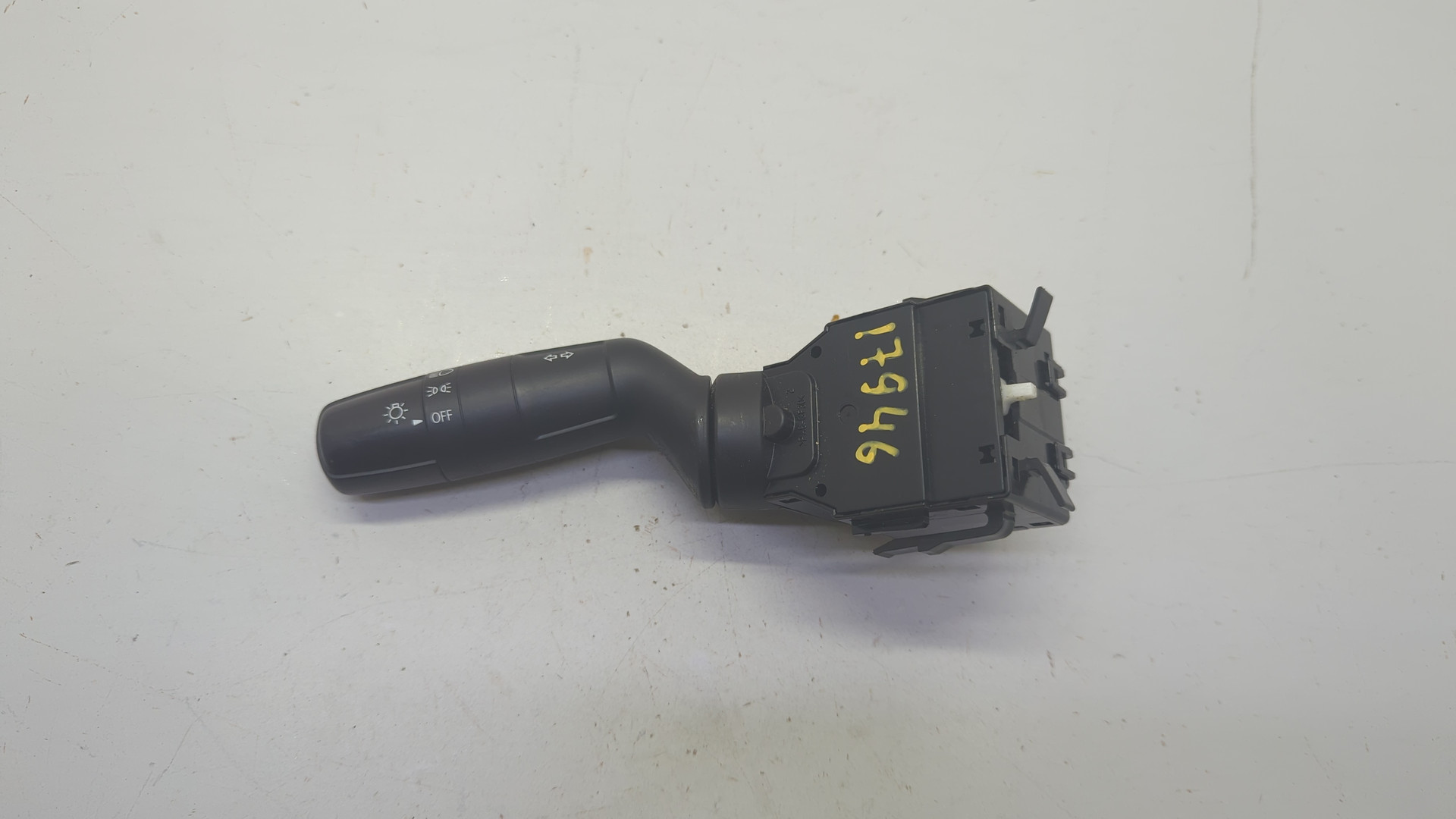 Переключатель поворотов подрулевой