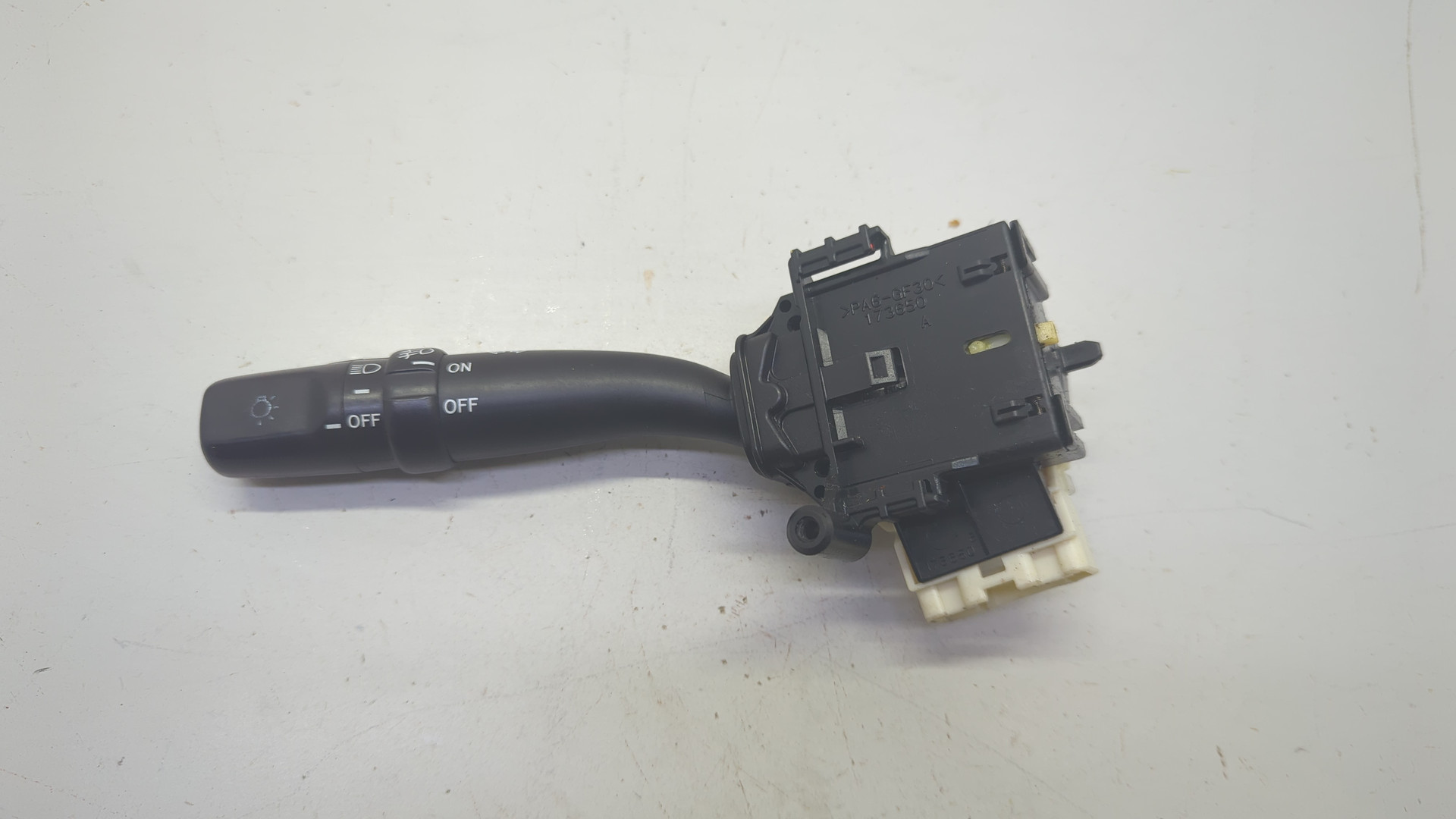 Переключатель поворотов подрулевой