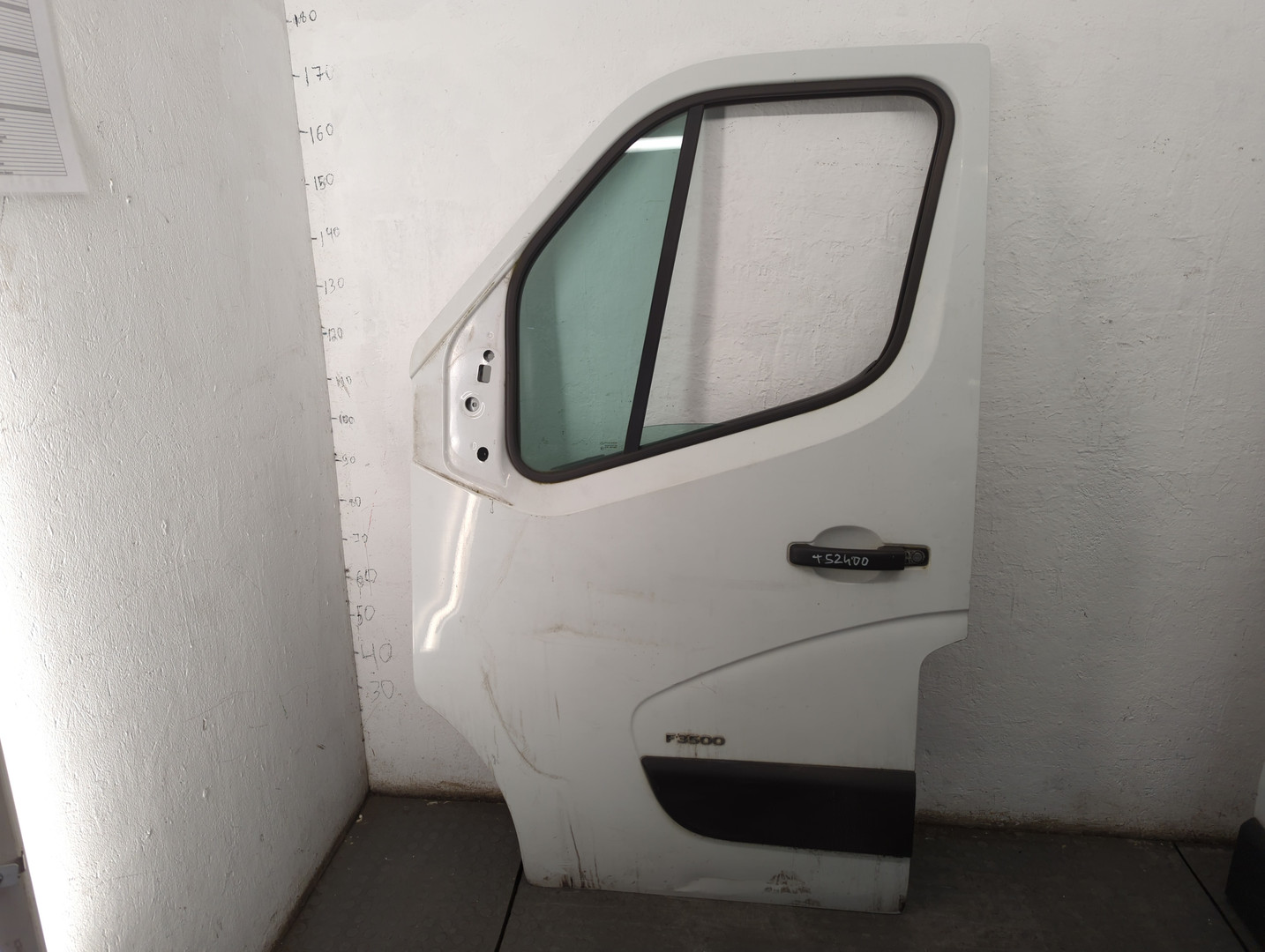 Дверь передняя левая