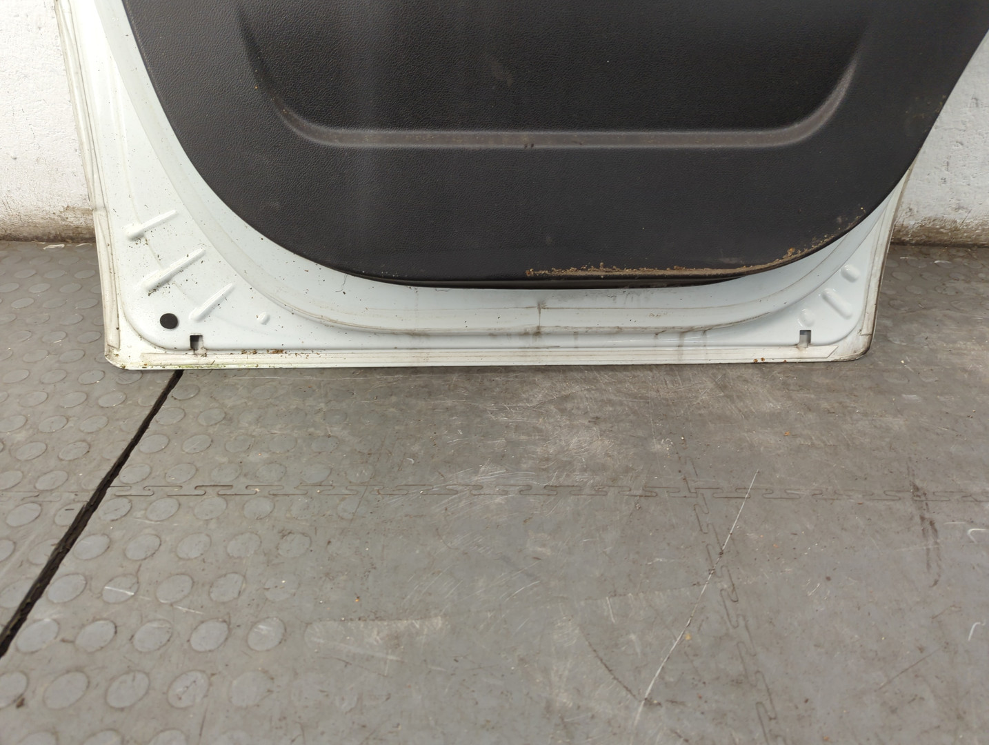 Дверь передняя левая