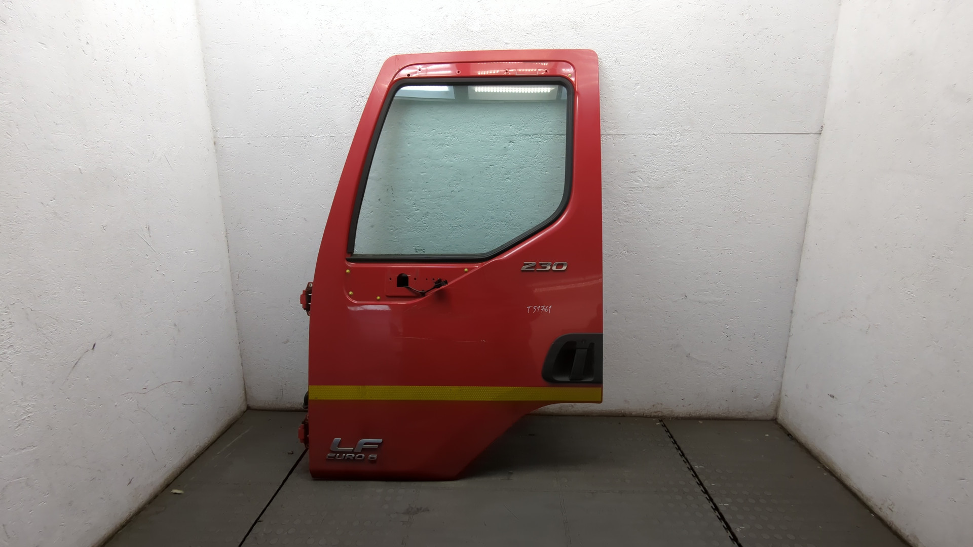 Дверь передняя левая