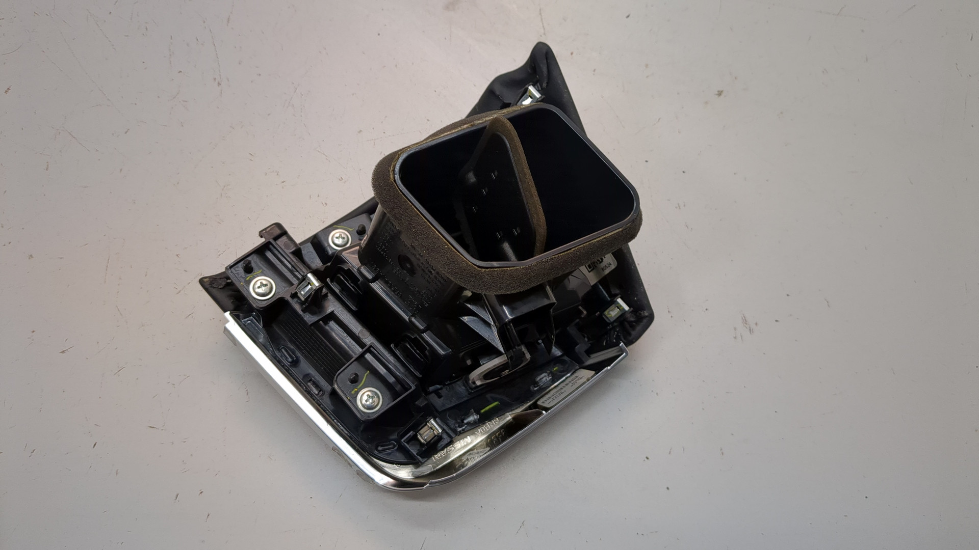 Дефлектор воздушный