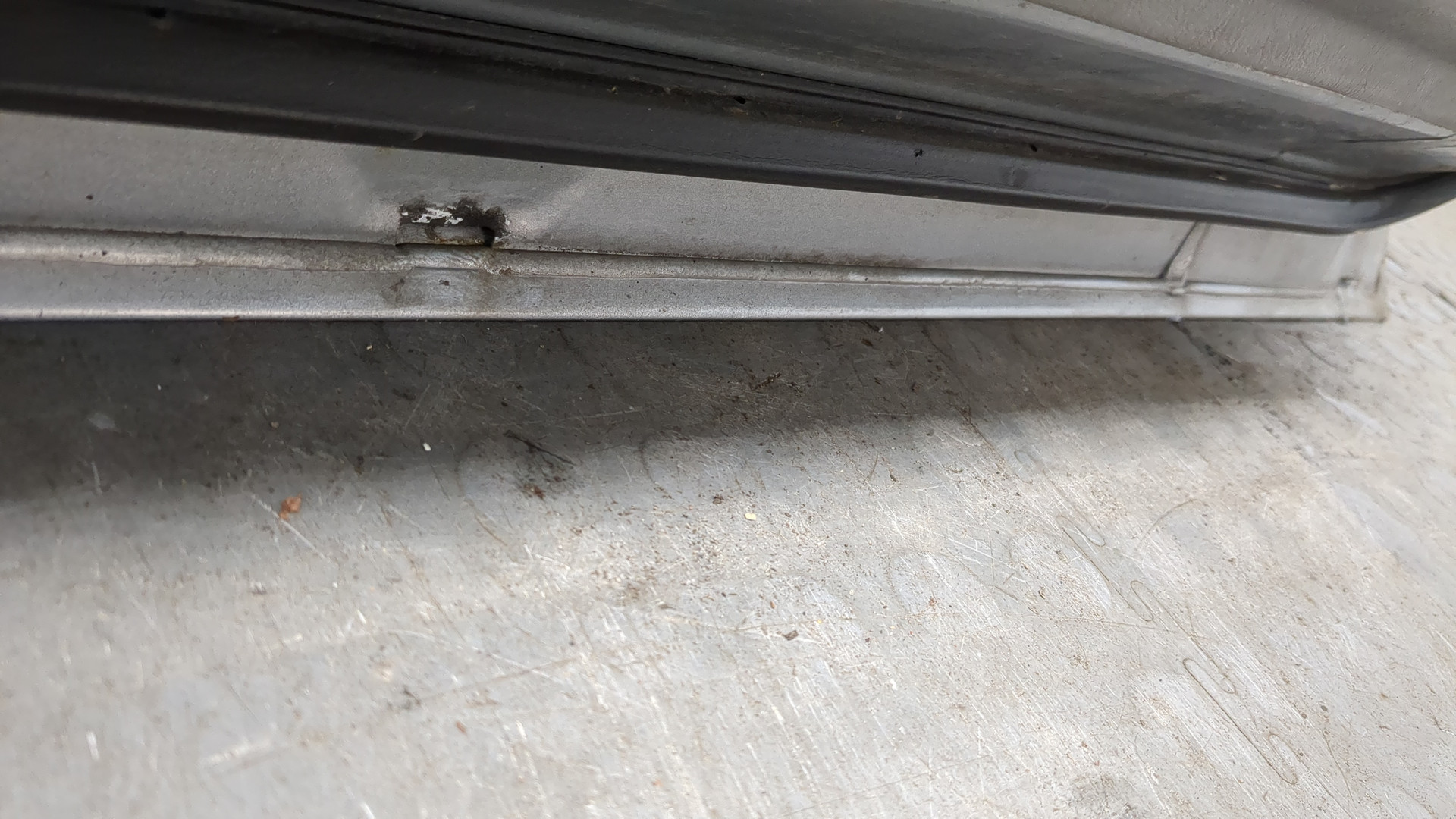 Дверь передняя левая