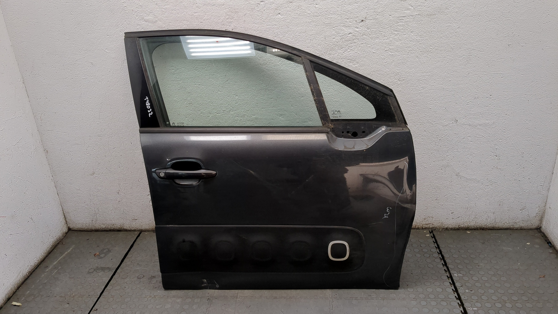 Дверь передняя правая