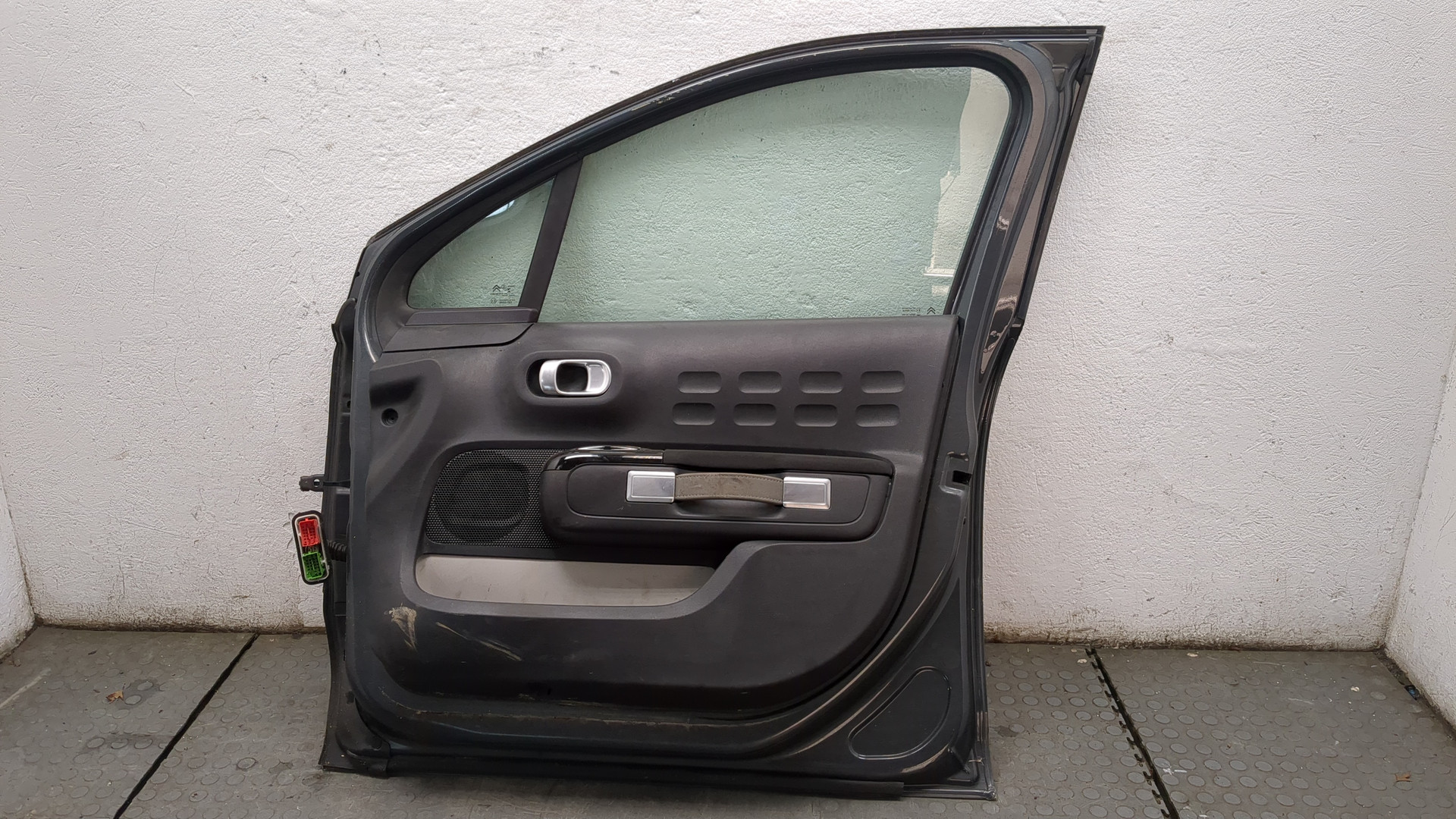 Дверь передняя правая