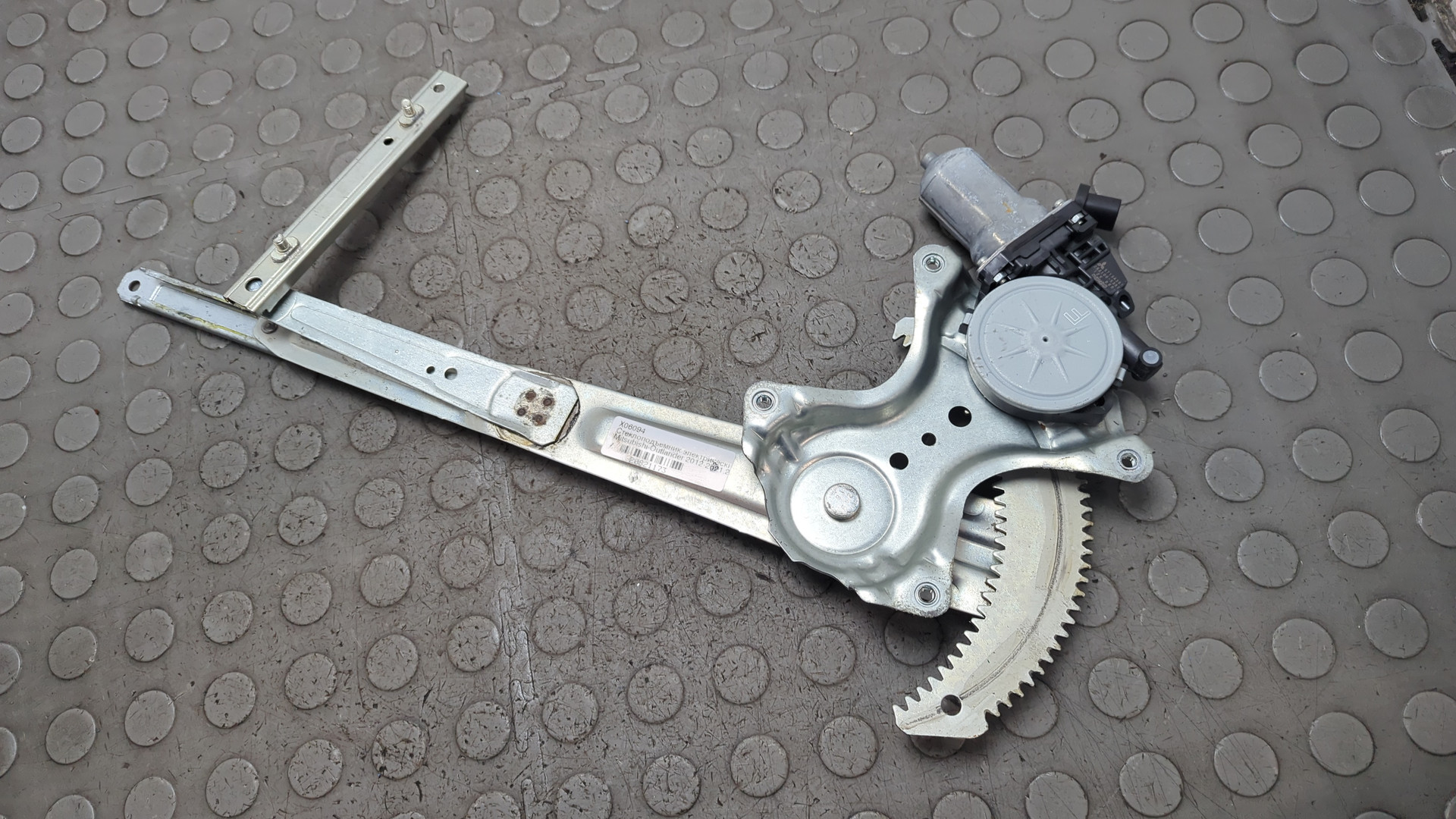 Стеклоподъемник электр. передний левый