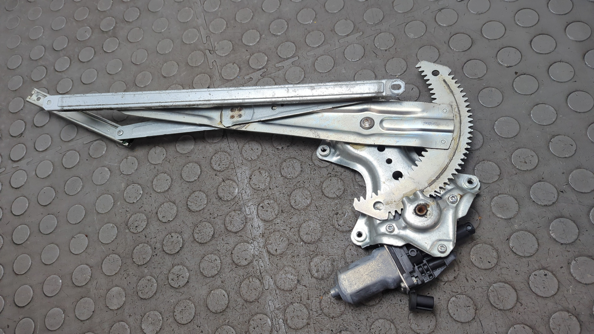 Стеклоподъемник электр. передний левый