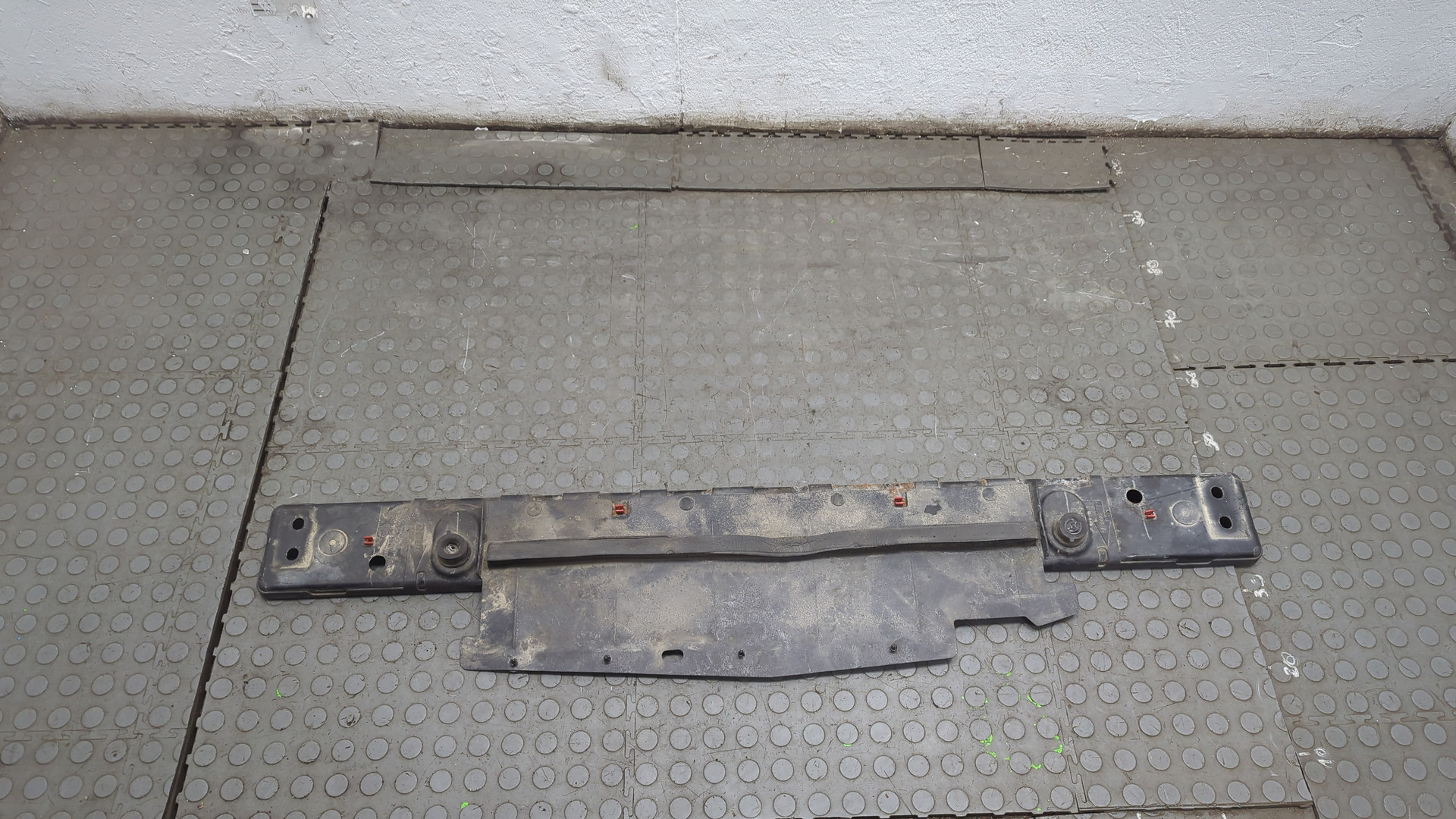 Балка подрадиаторная