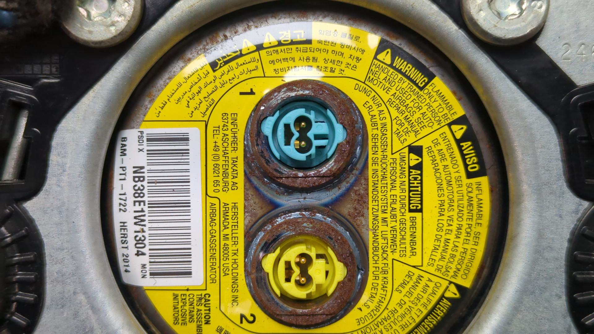 Подушка безопасности в рулевое колесо