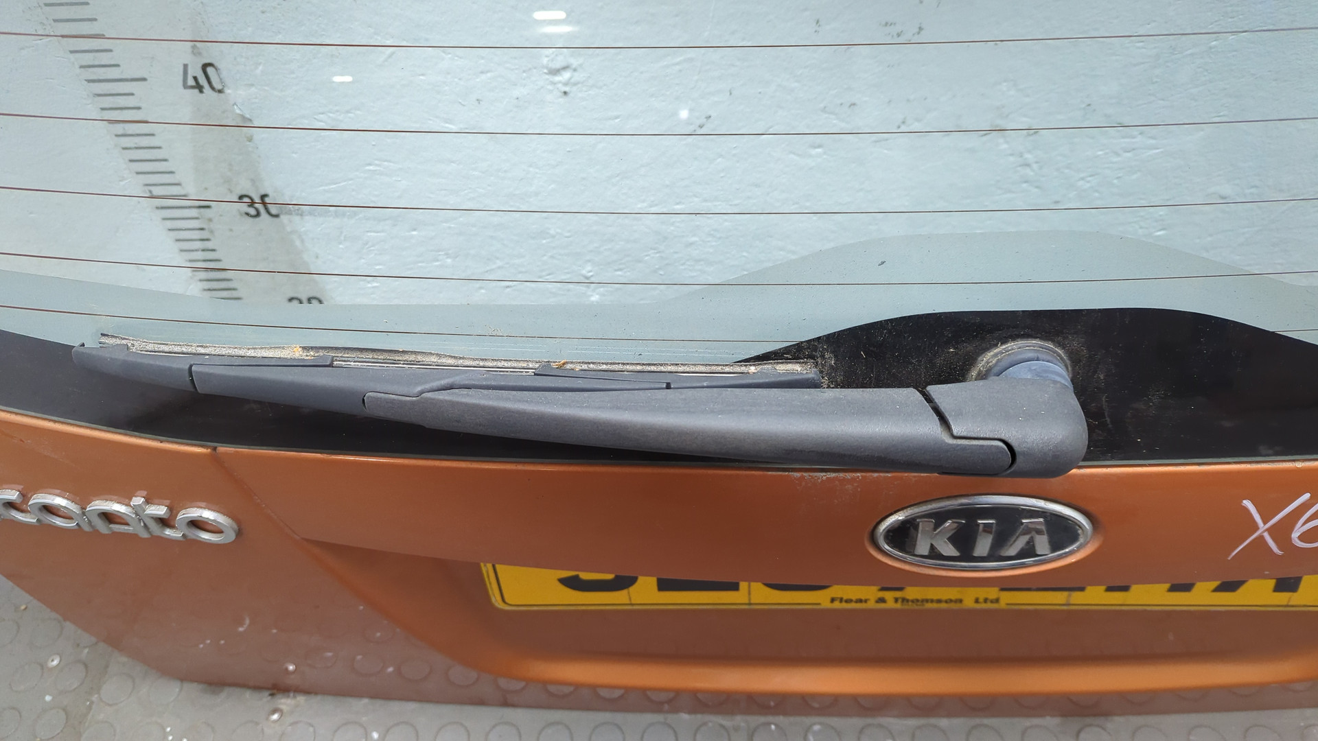 Дверь багажника