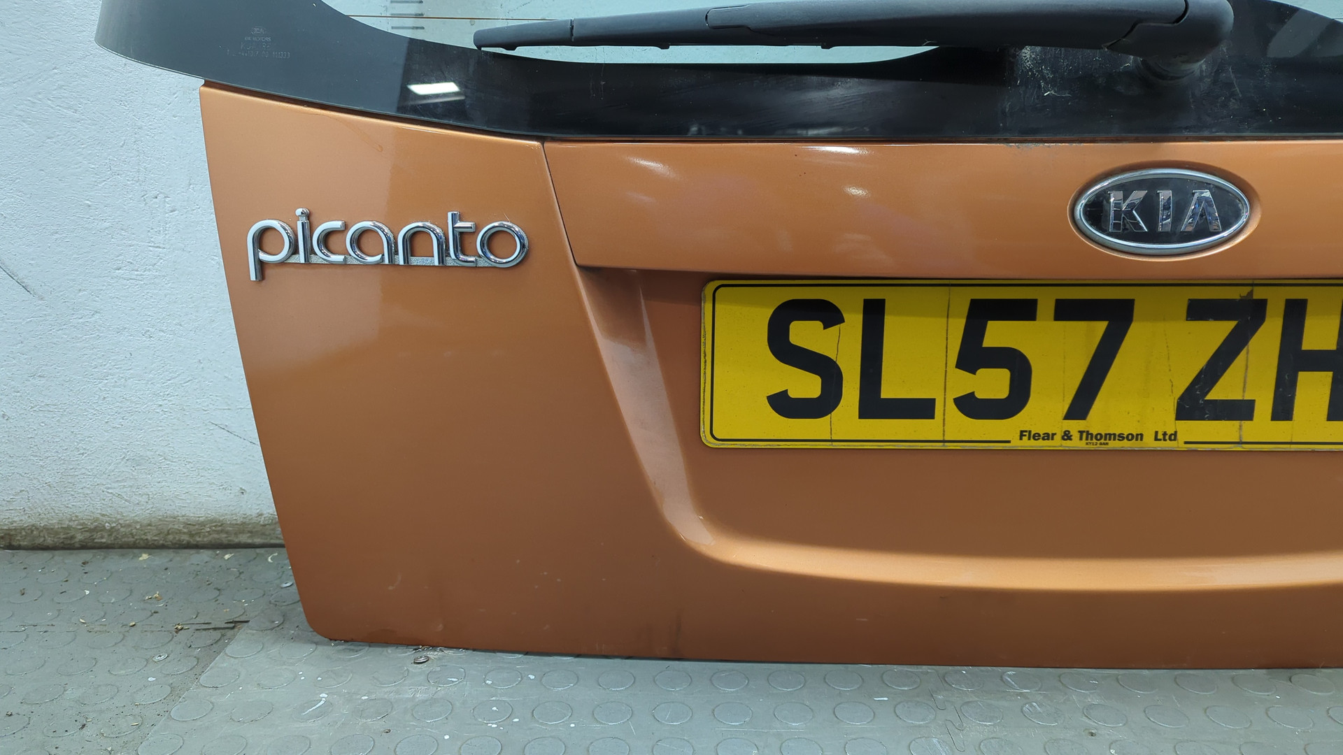 Дверь багажника