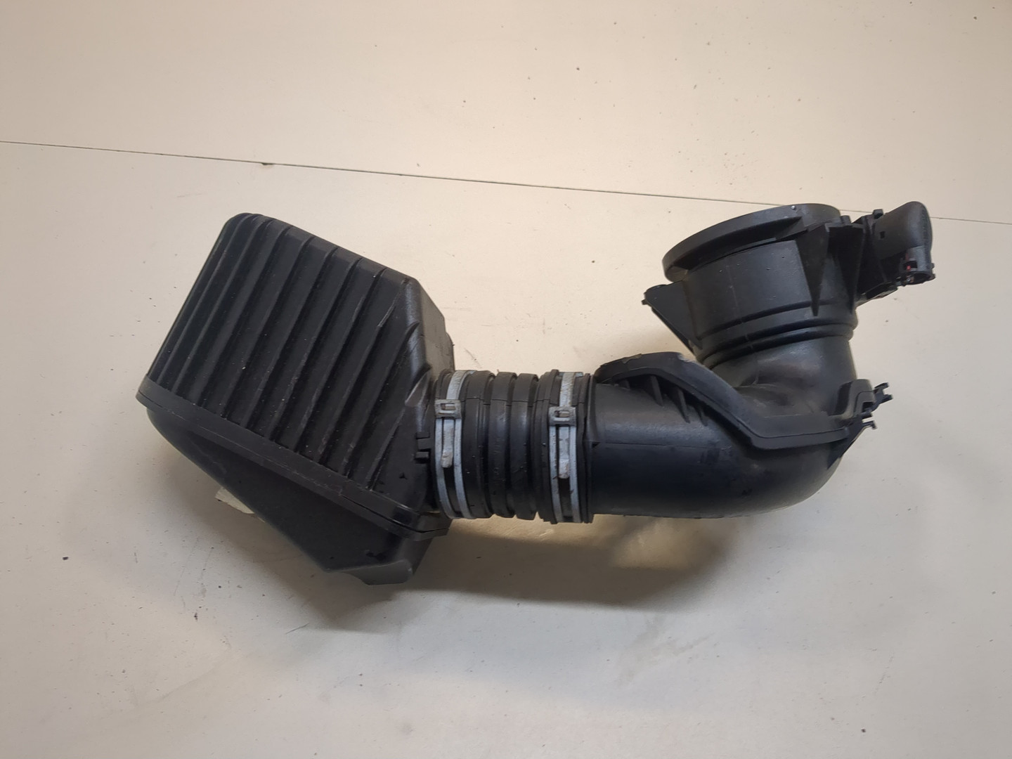 Резонатор воздушного фильтра