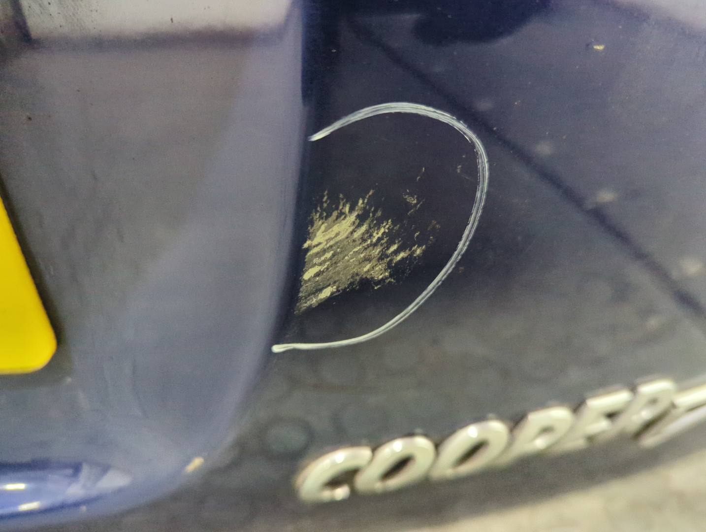 Дверь багажника