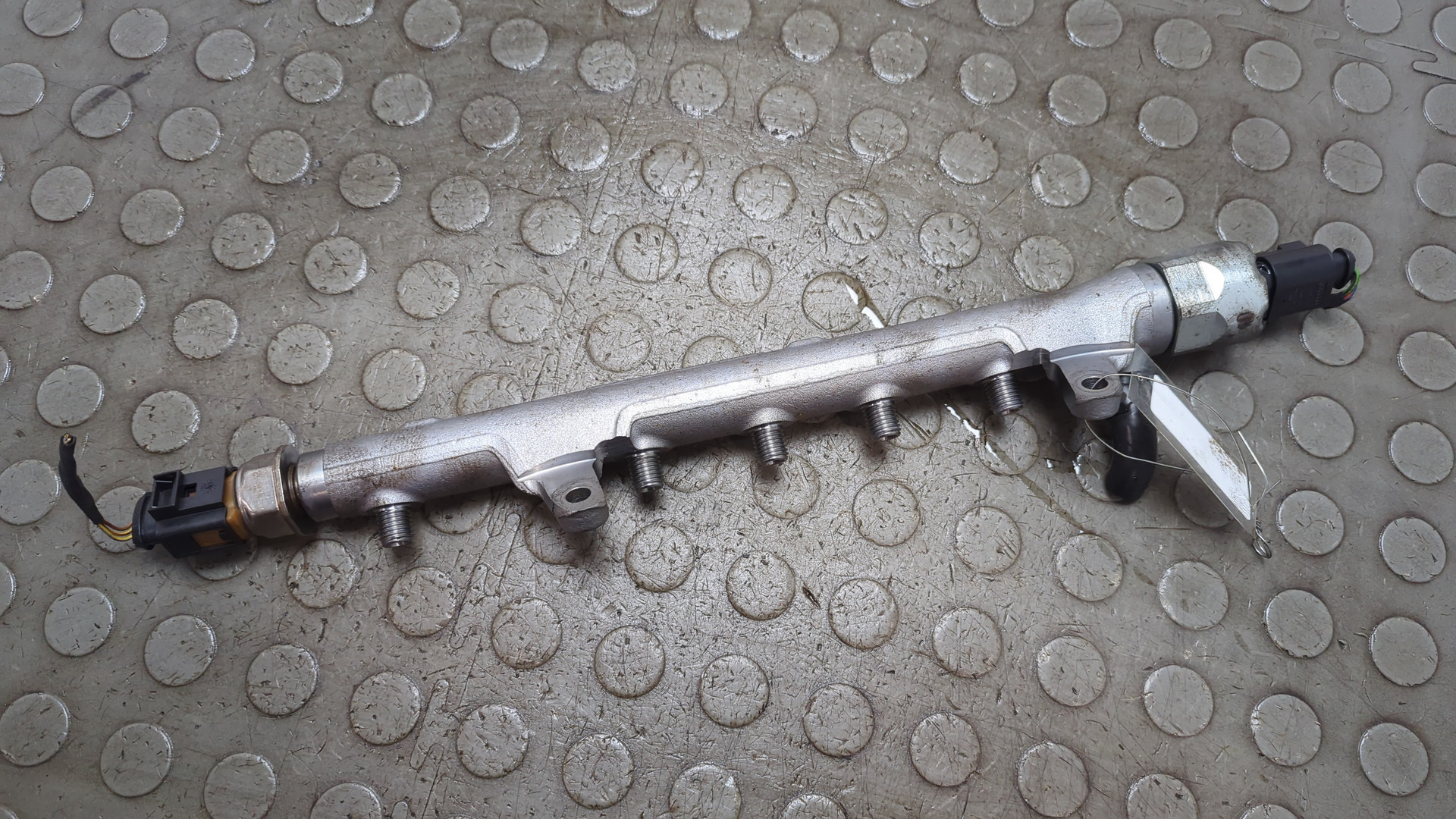 Рейка топливная (рампа)