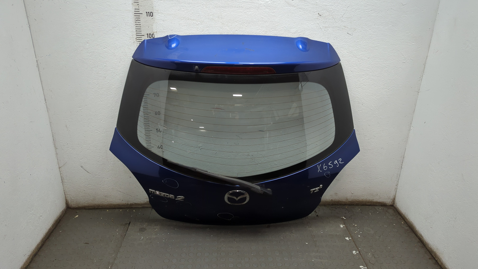 Дверь багажника