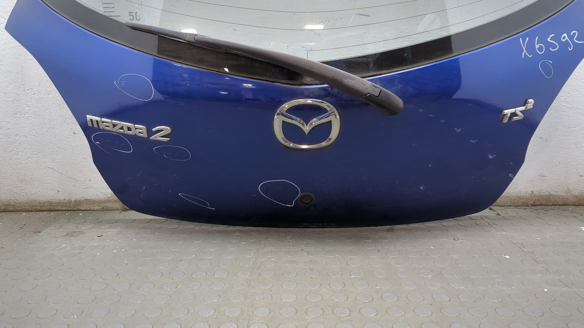 Дверь багажника