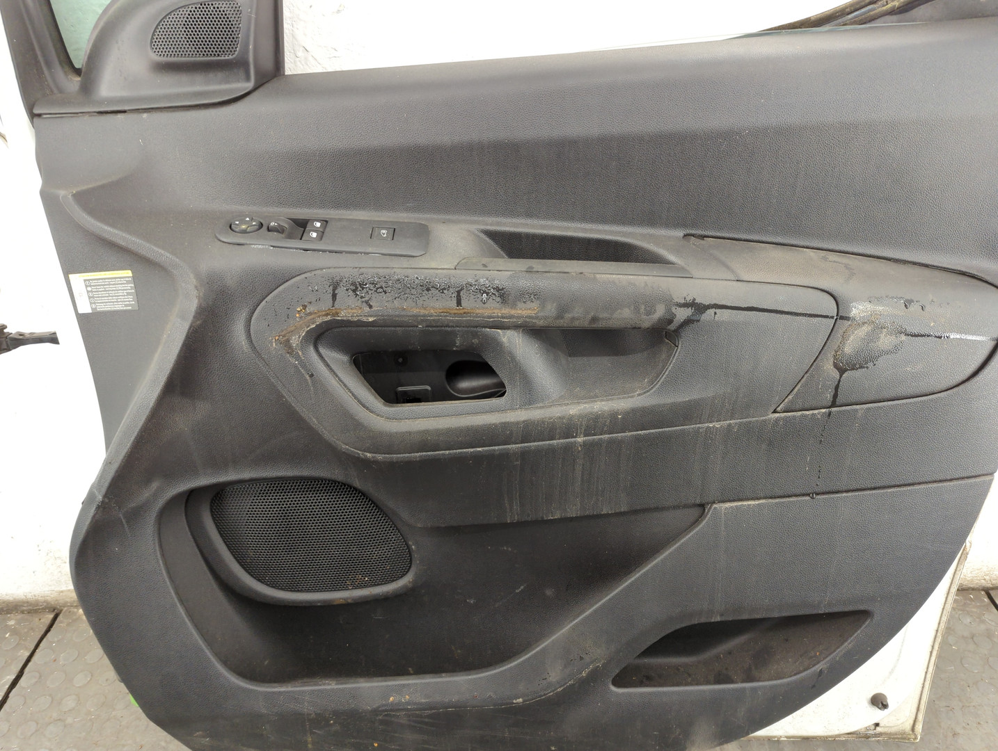 Дверь передняя правая