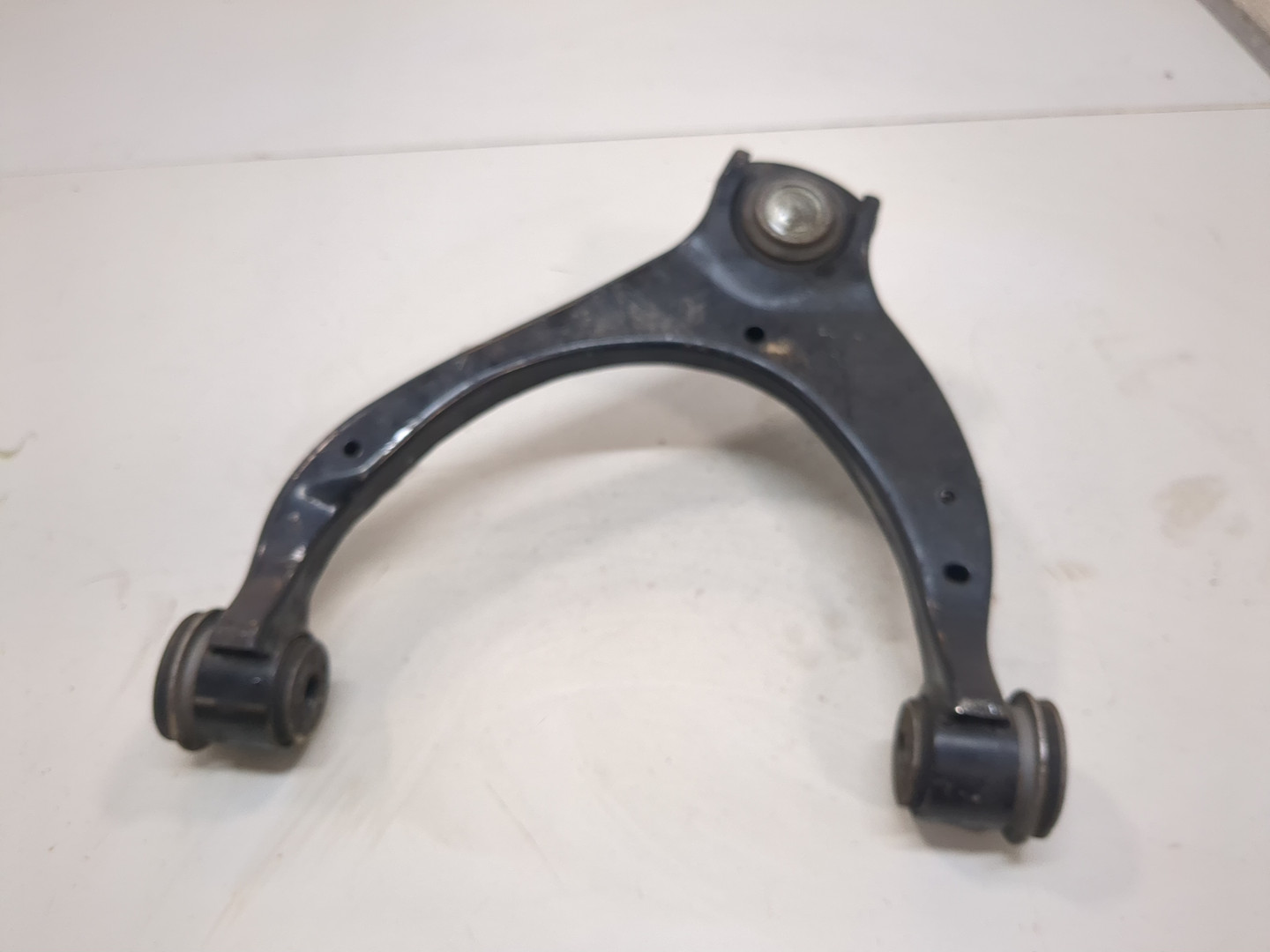 Рычаг передний правый