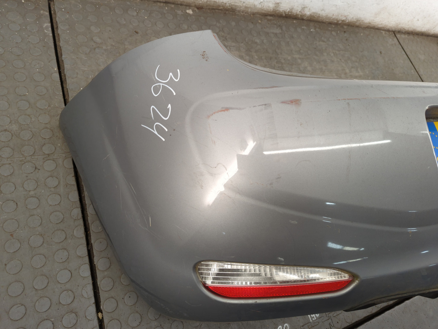 Бампер задний