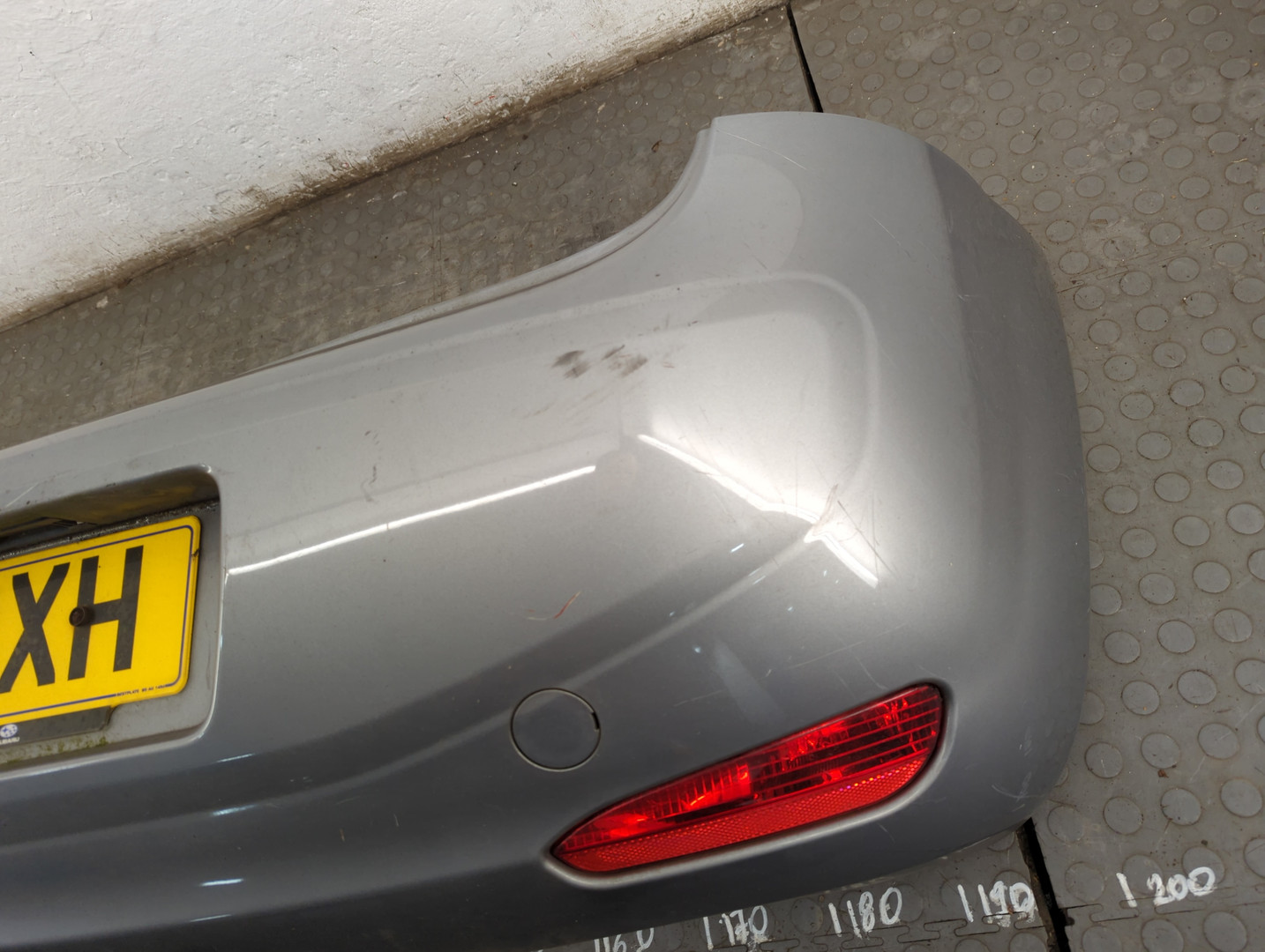 Бампер задний