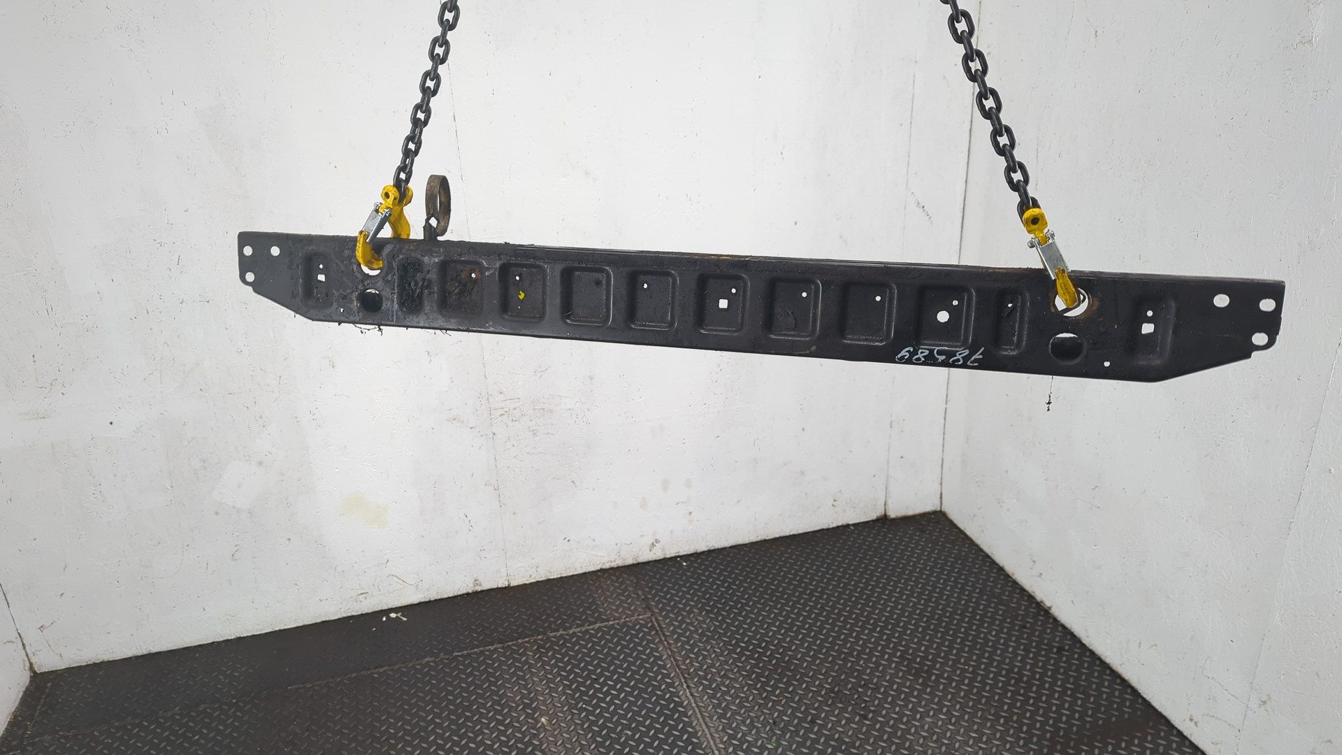 Балка подрадиаторная