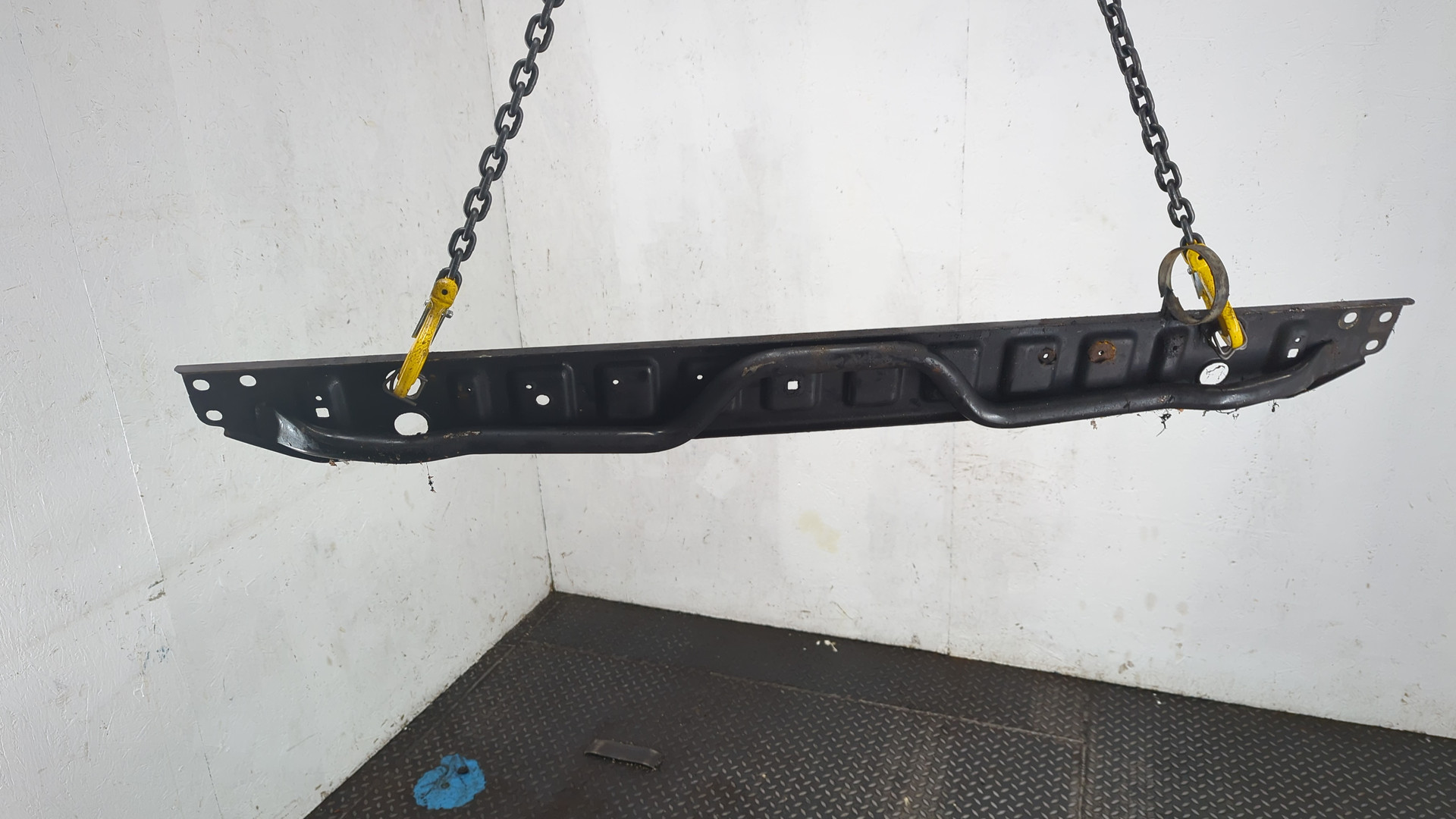 Балка подрадиаторная