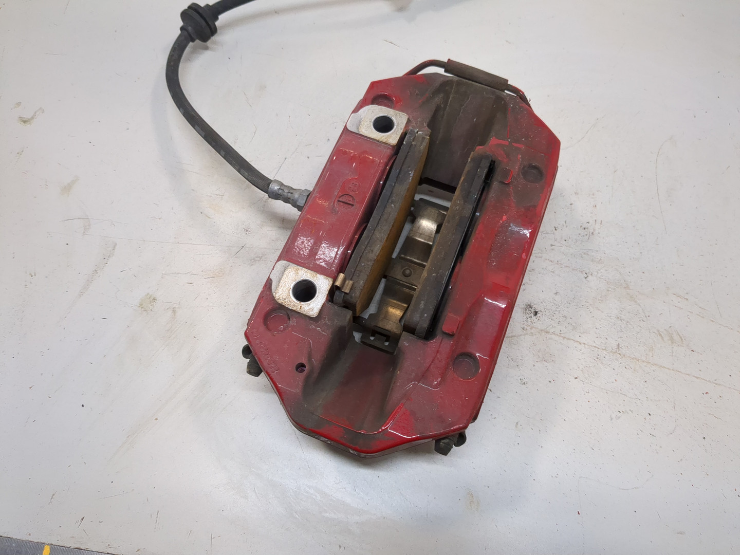 Суппорт передний левый