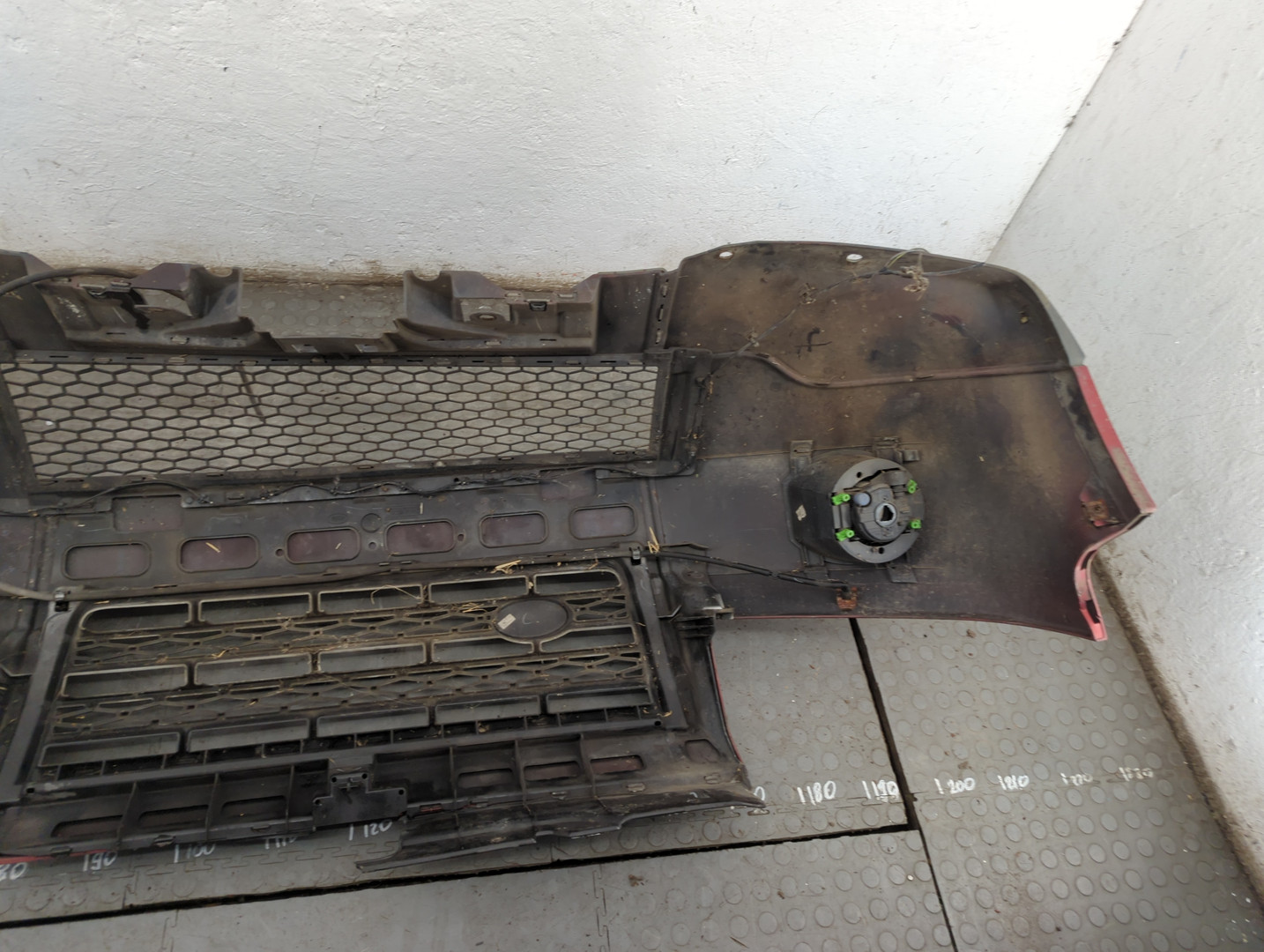 Бампер передний