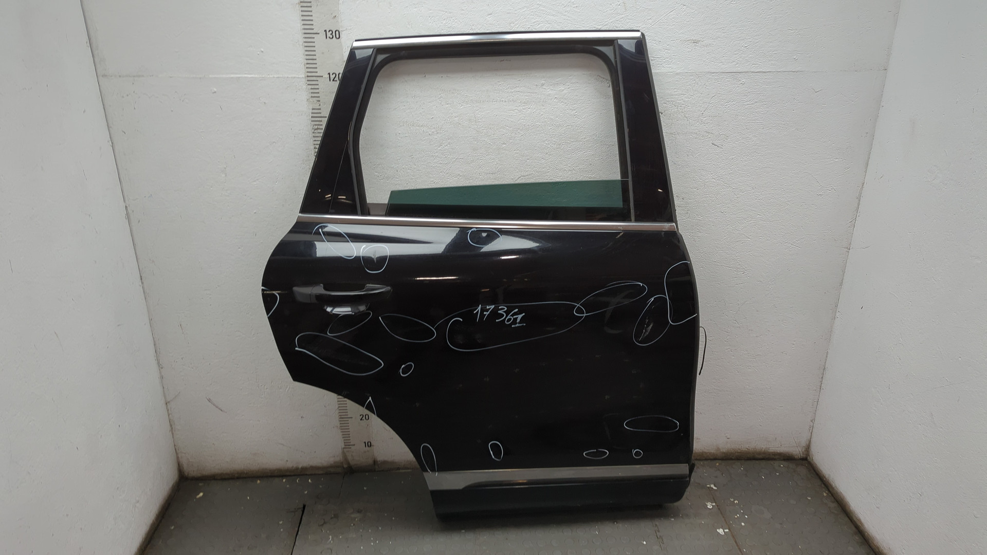Дверь задняя правая