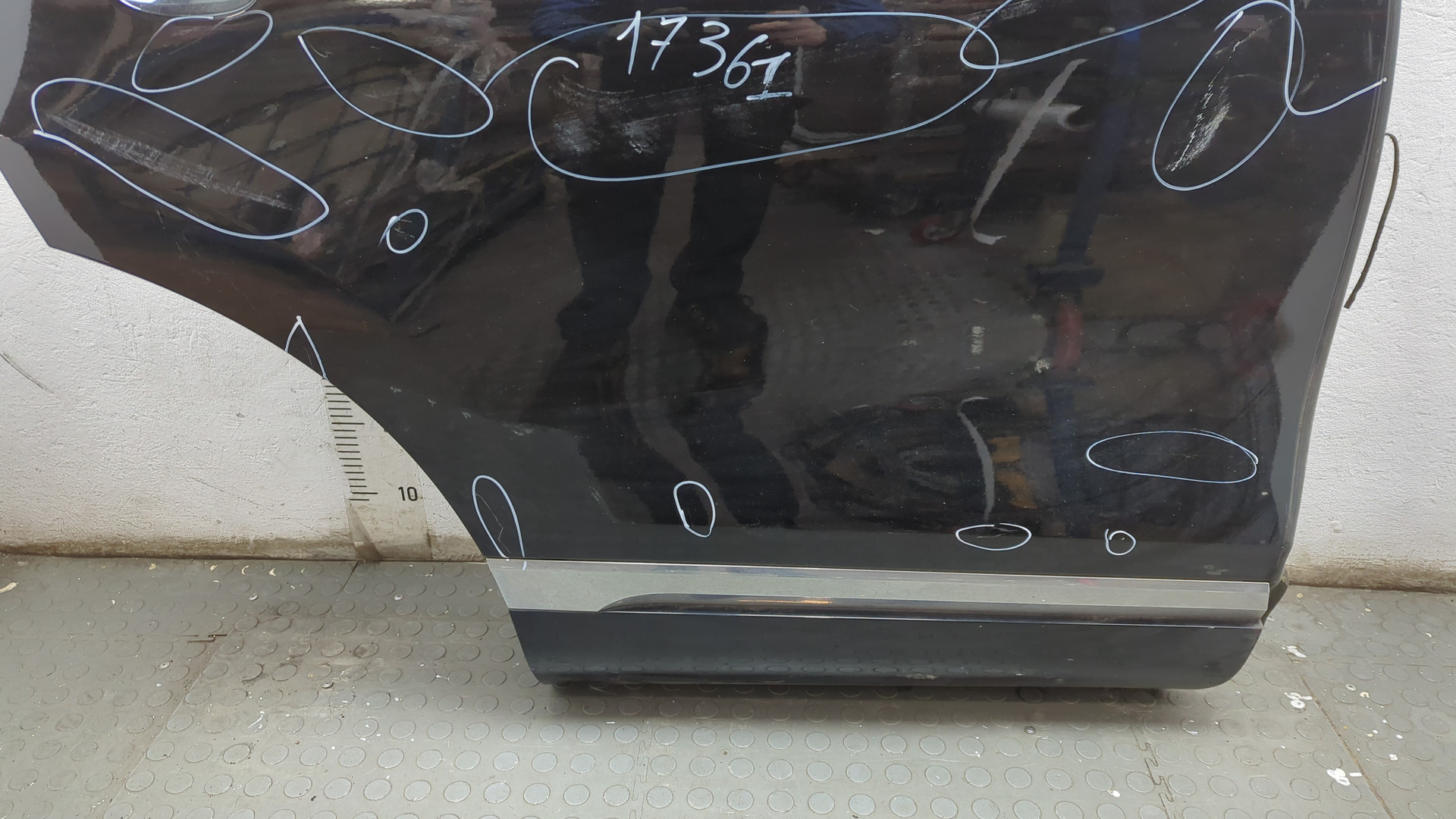 Дверь задняя правая