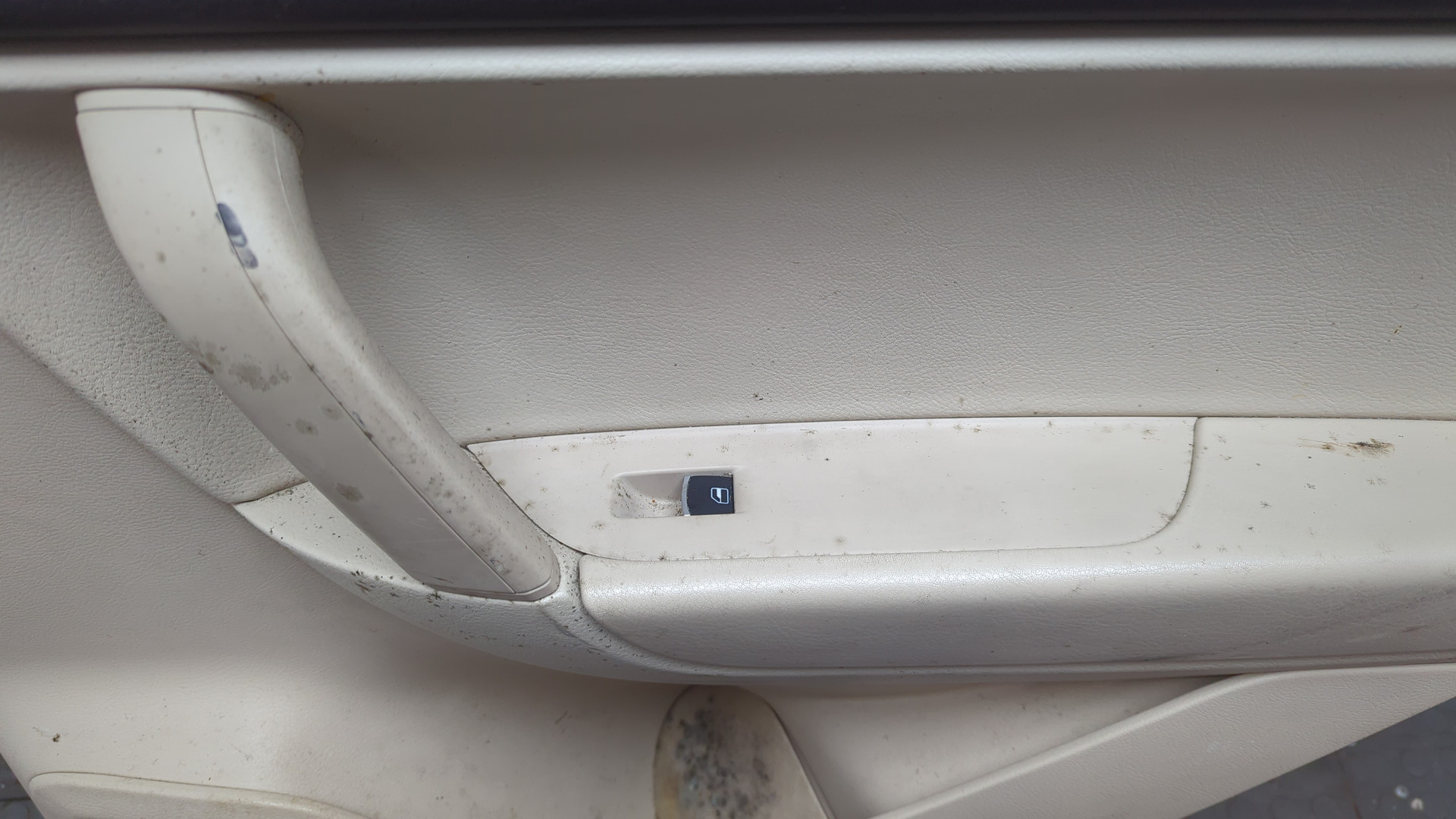 Дверь задняя правая