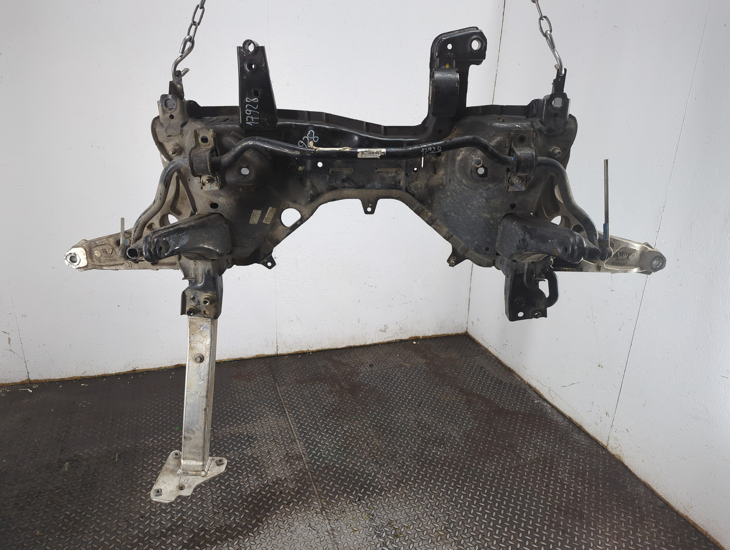 Балка подмоторная