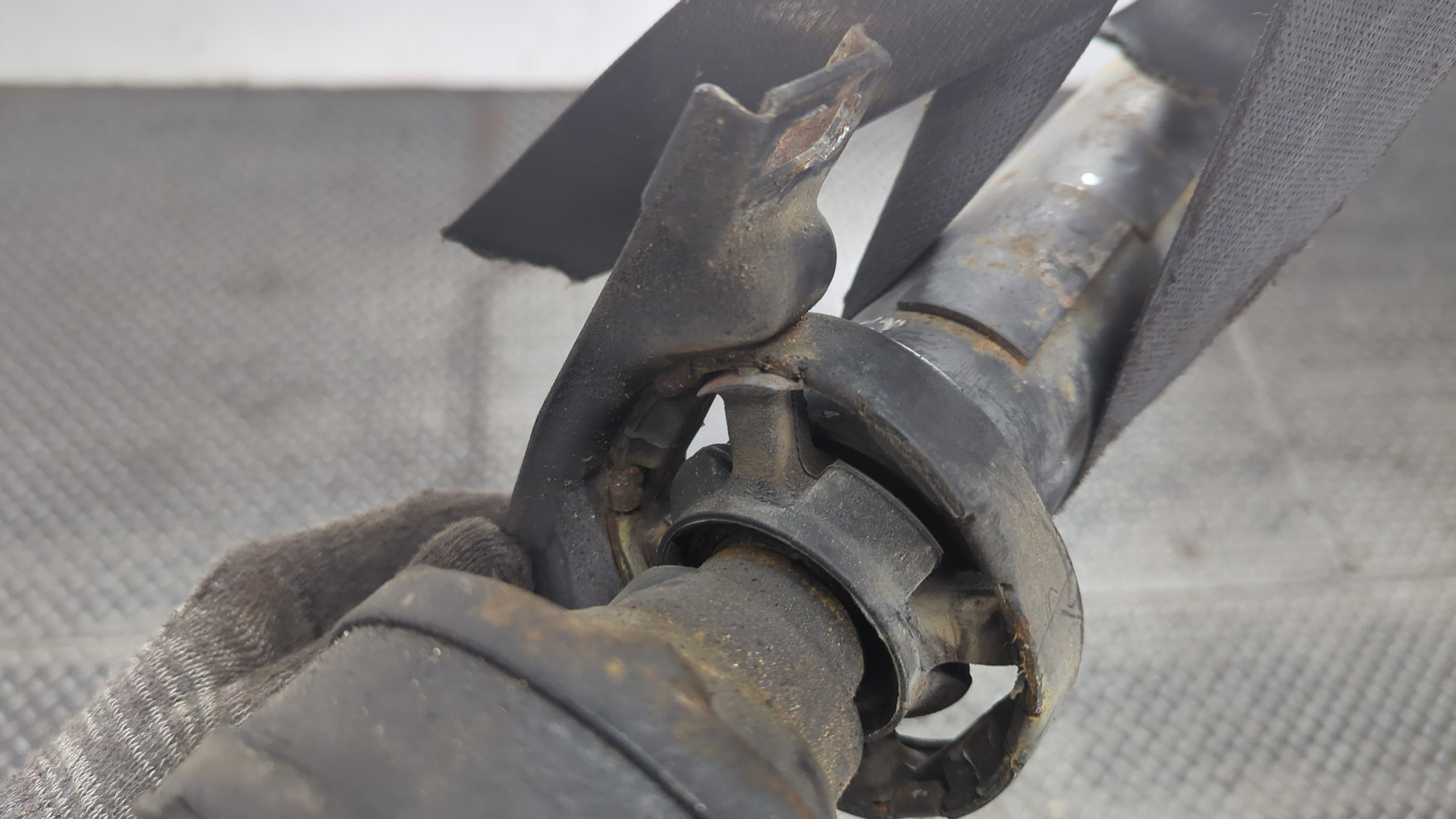 Вал карданный задний