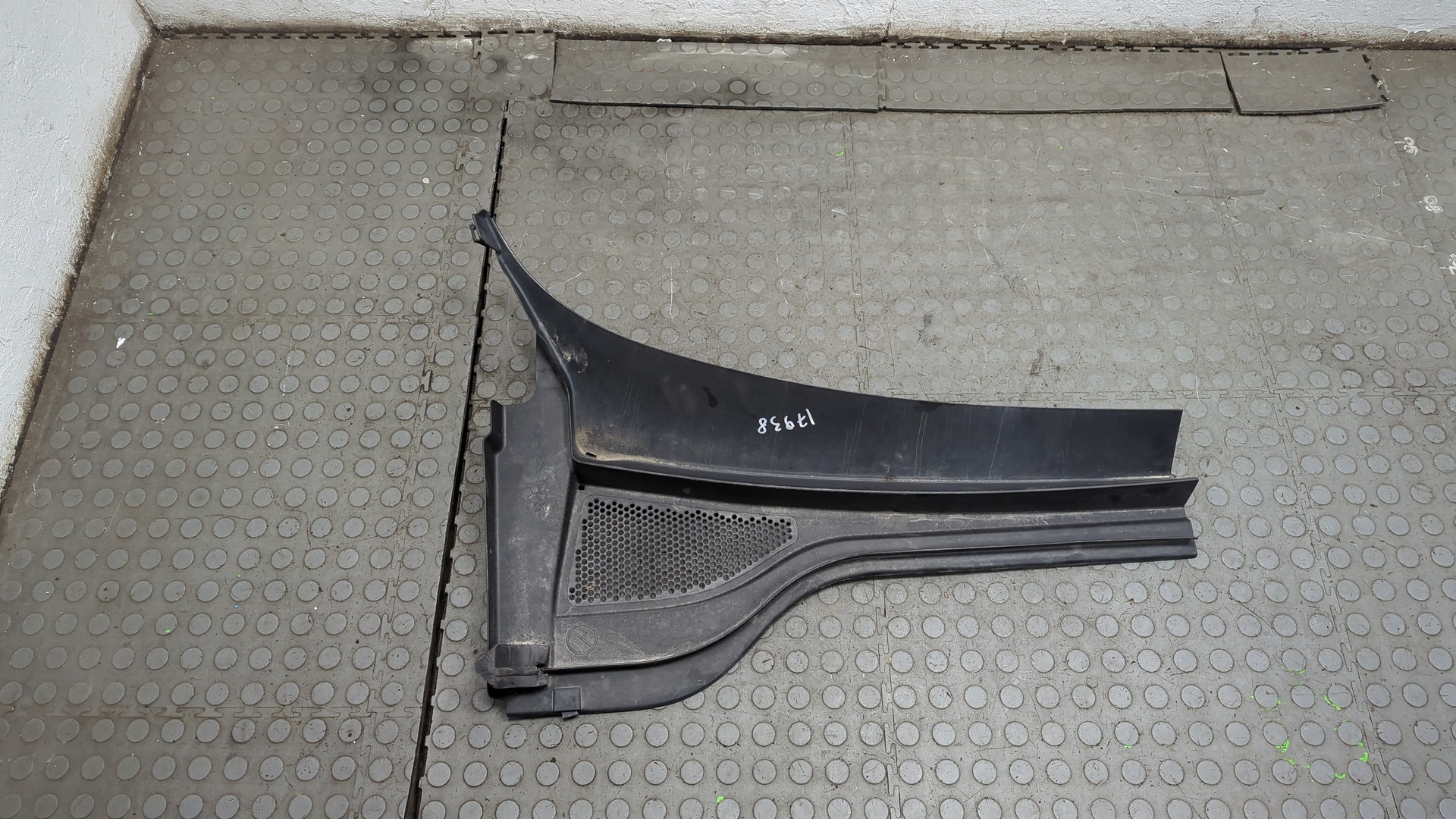 Решетка стеклоочистителей (Жабо)