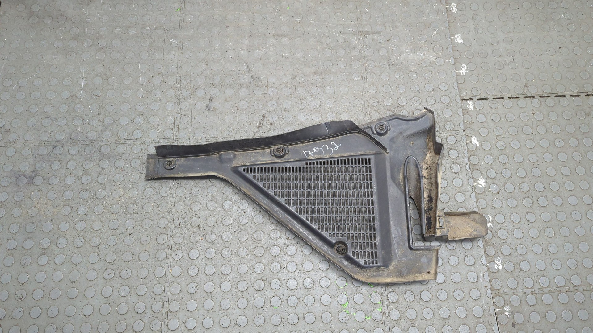 Решетка стеклоочистителей (Жабо)