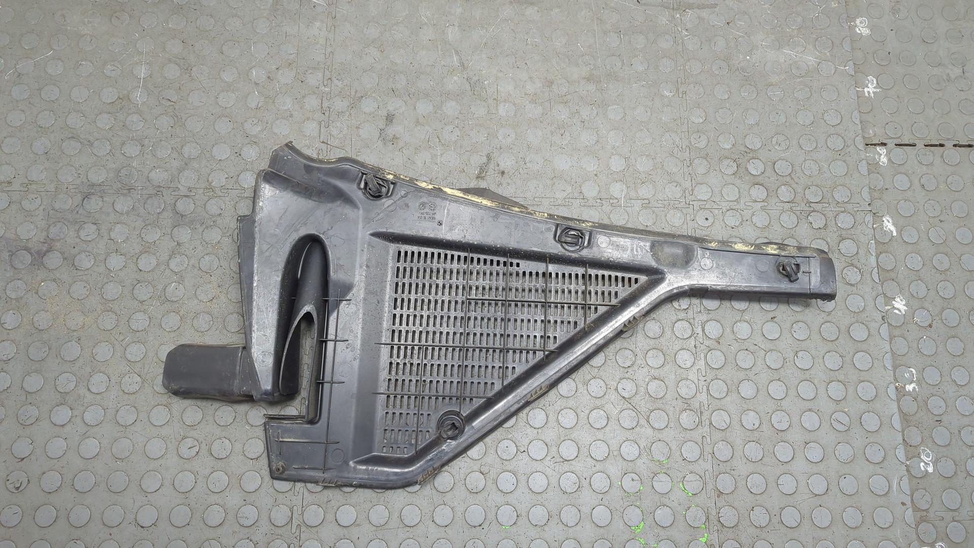 Решетка стеклоочистителей (Жабо)