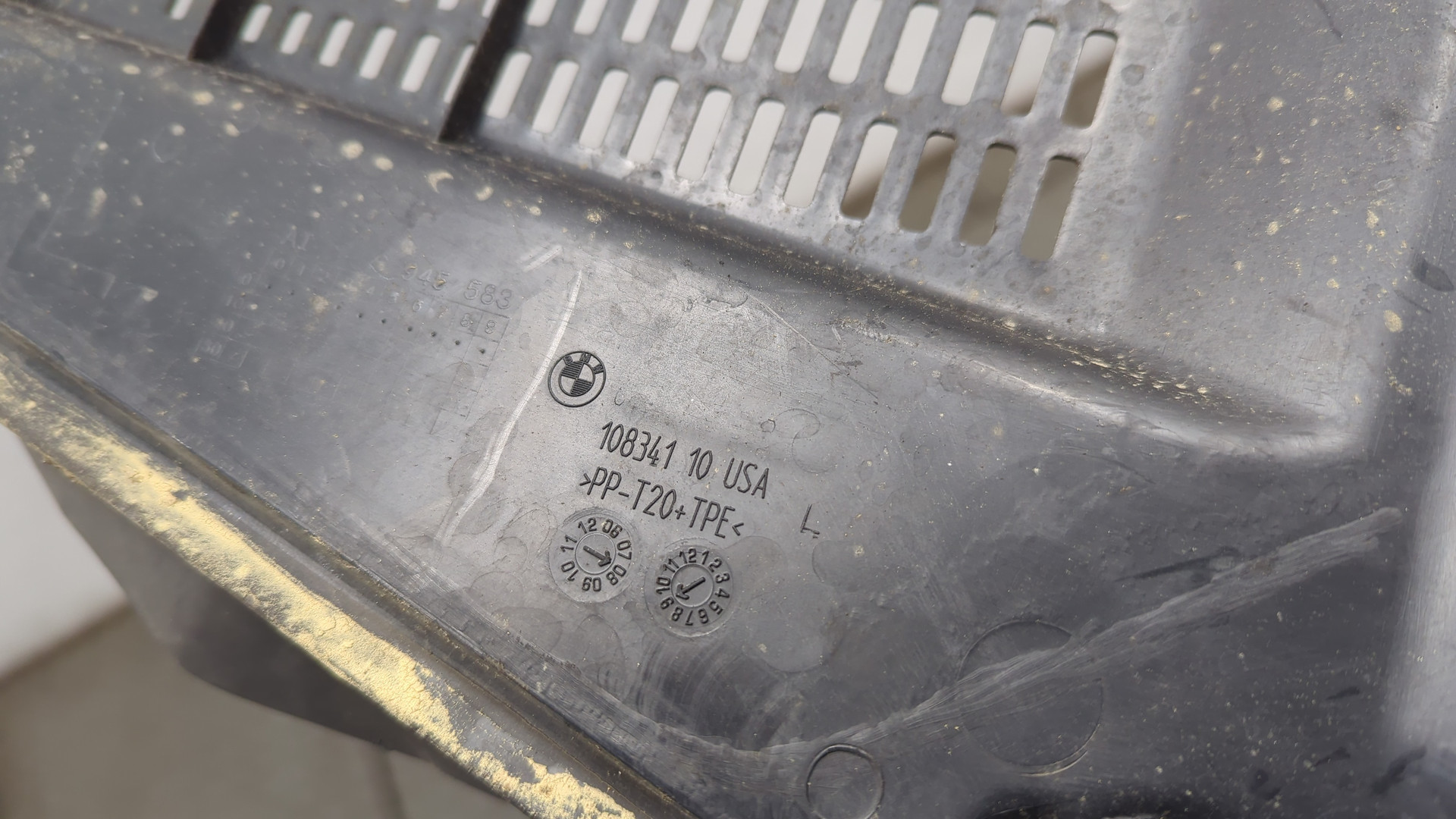 Решетка стеклоочистителей (Жабо)