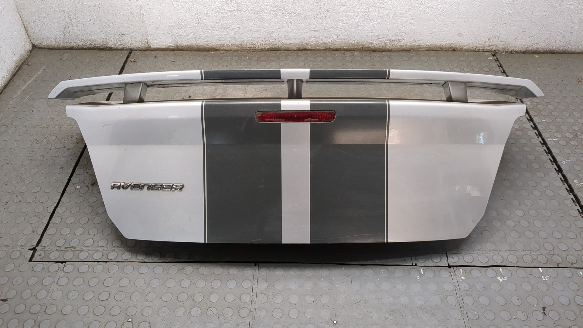 Дверь багажника