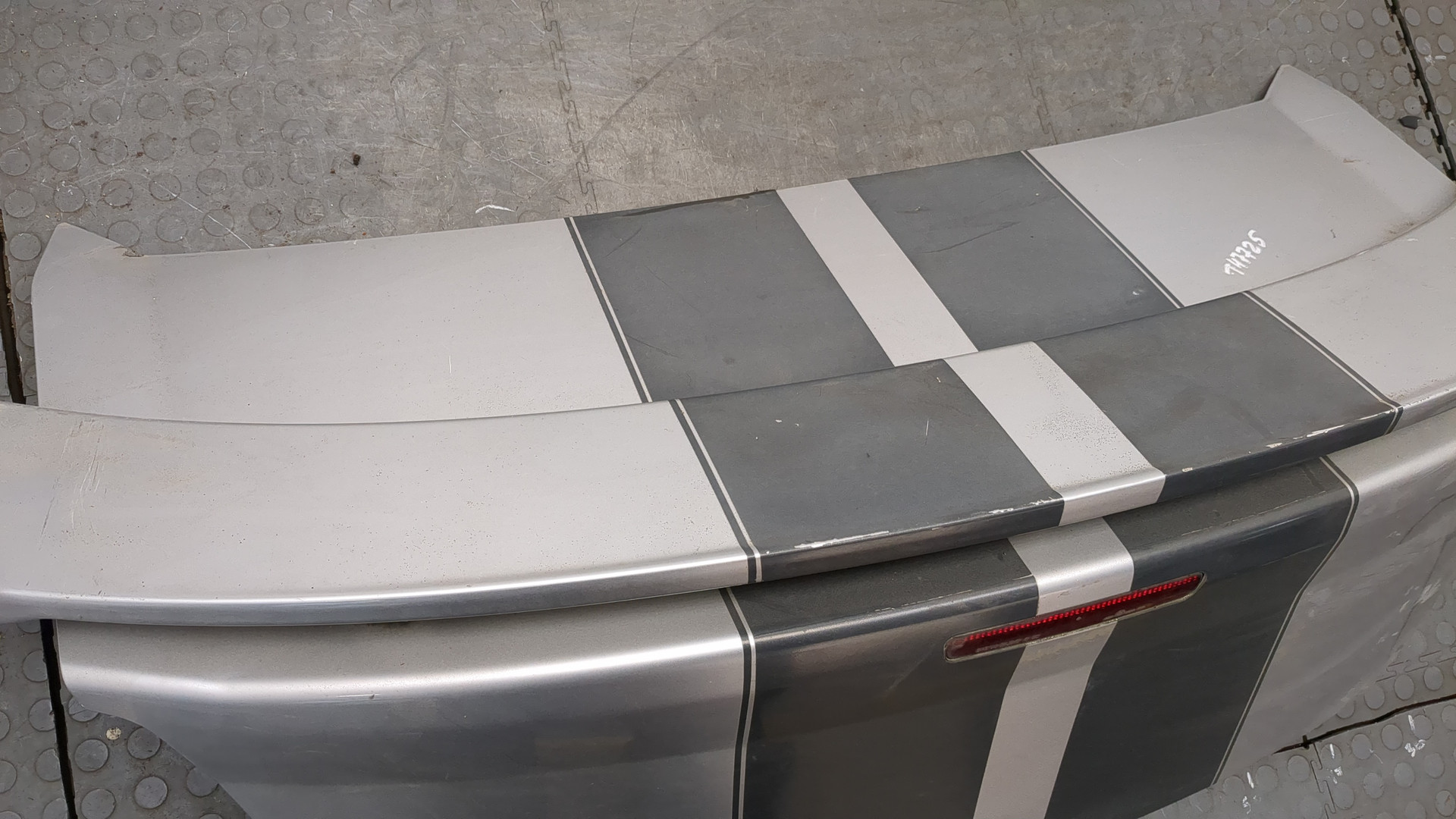 Дверь багажника